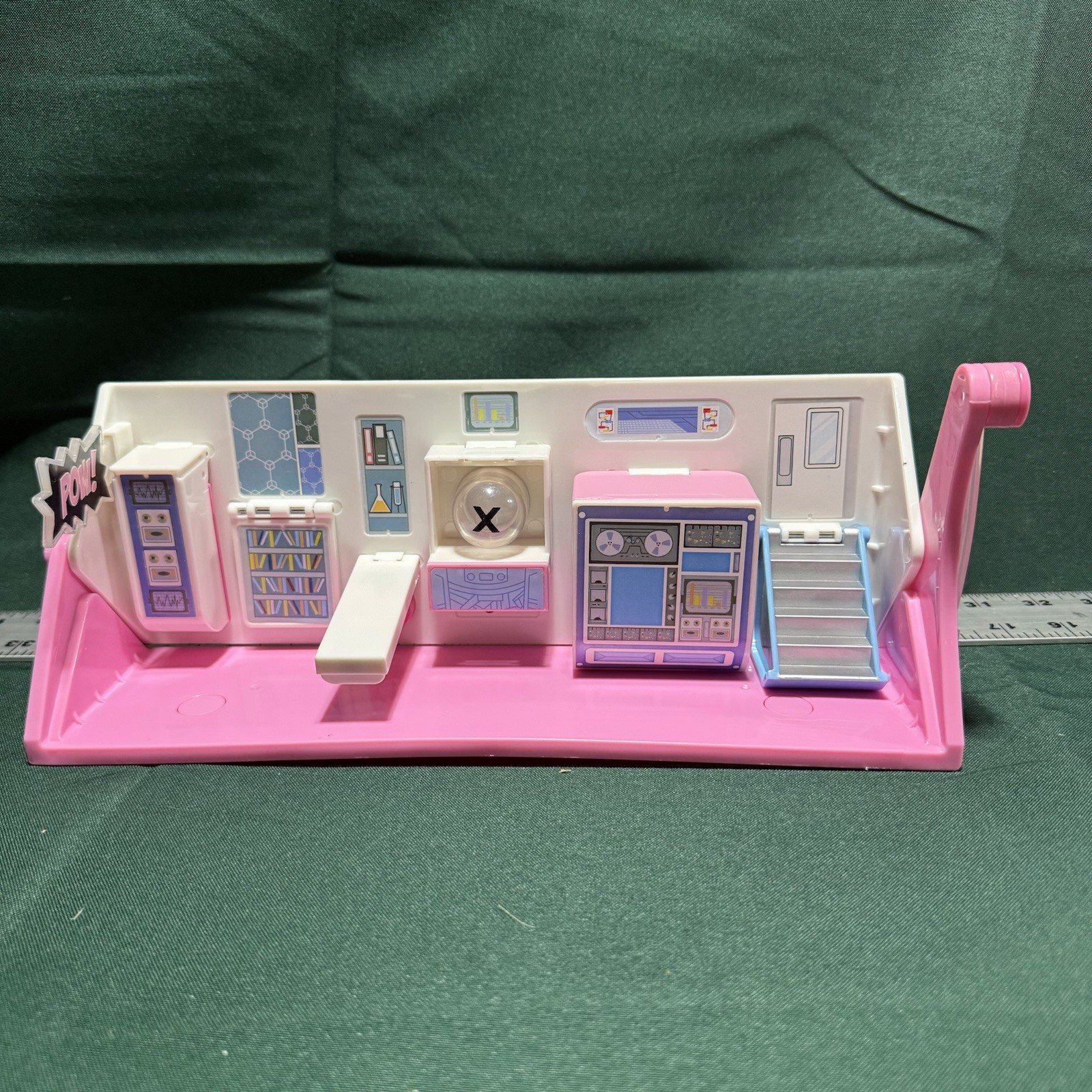 Powerpuff Girls 2 in 1 Flip to Action Playset Transformation Lab to Bedroom Toy