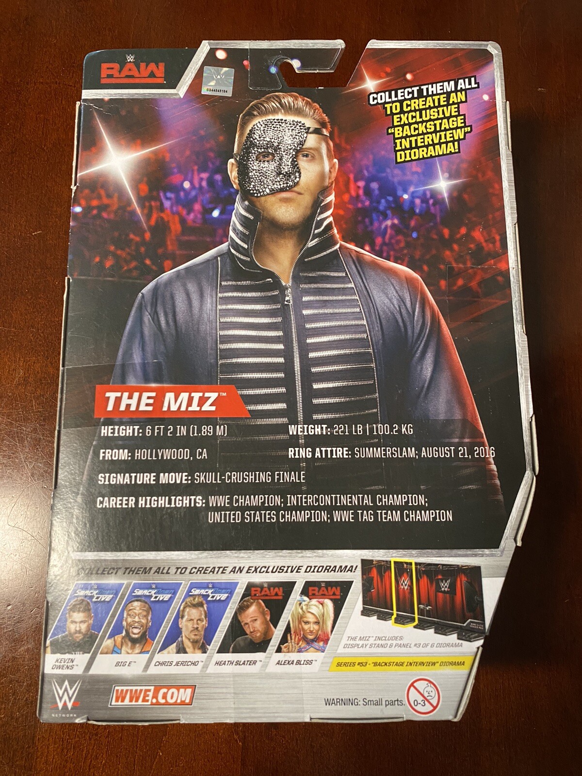 WWE – Elite Collection – The Miz – RAW – Entrance Mask & Overcoat -Action Figure