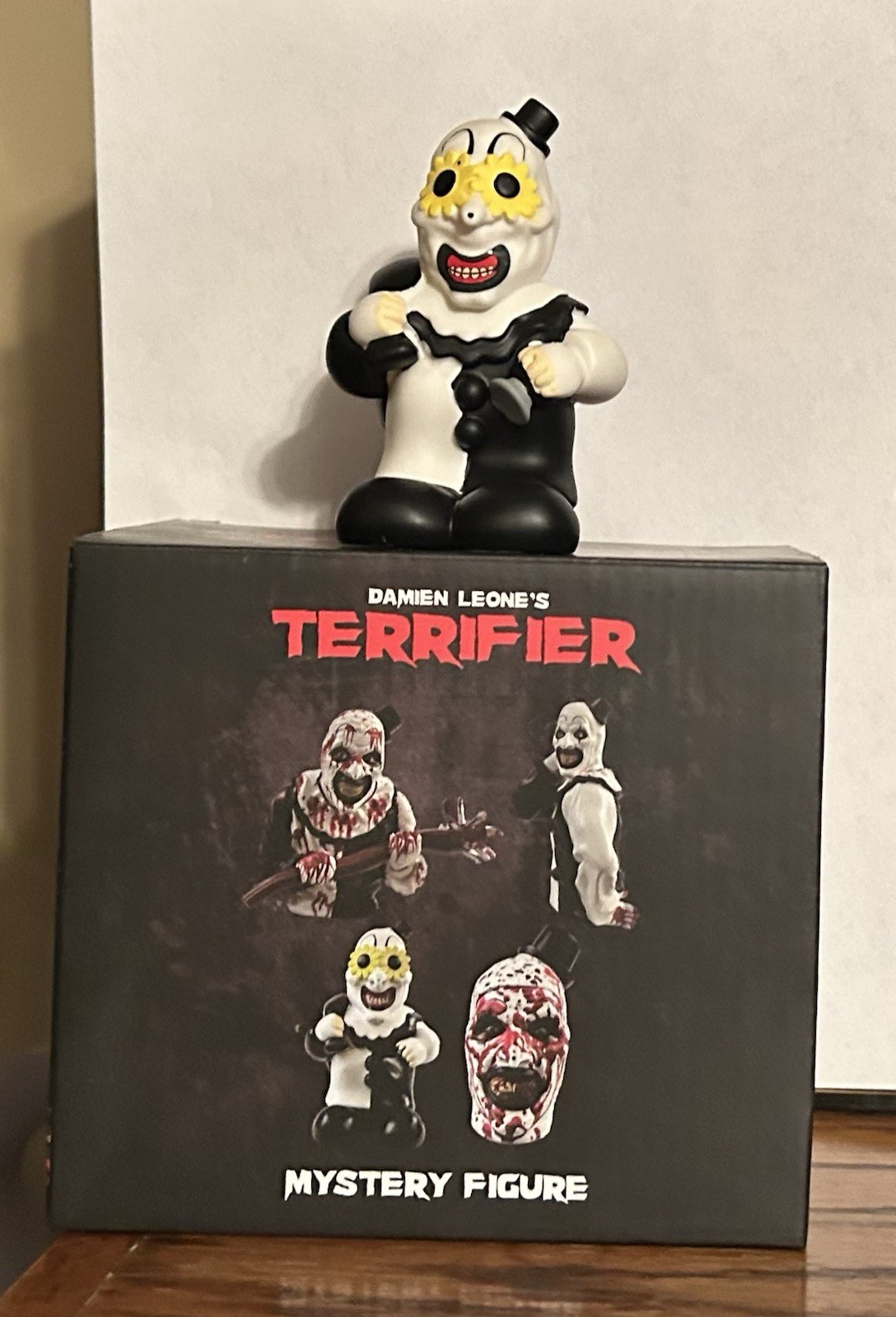 Terrifier Art The Clown Blind Box Mystery Figure Art with Sunglasses Figure