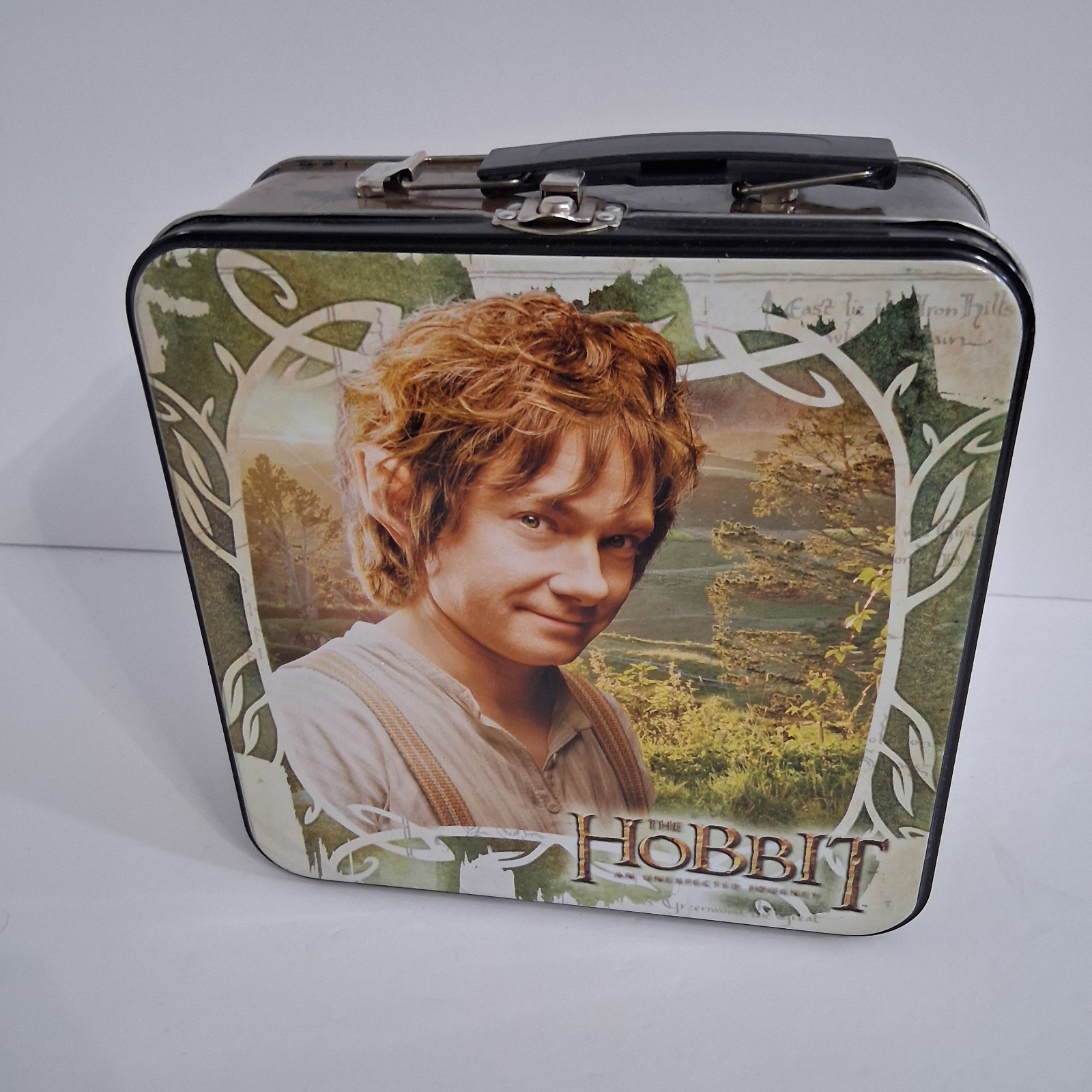 Lord Of The Rings Toy Figure Lot Of 9 In LOTR Lunch Box With Random Weapons READ