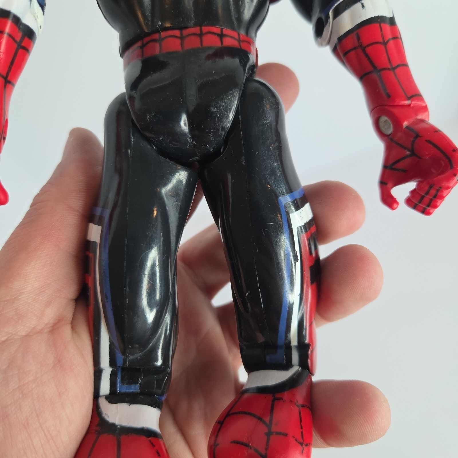 Vintage 2000 MARVEL Black, White, & Red SPIDERMAN 11″ Action Figure Marvel Loose
