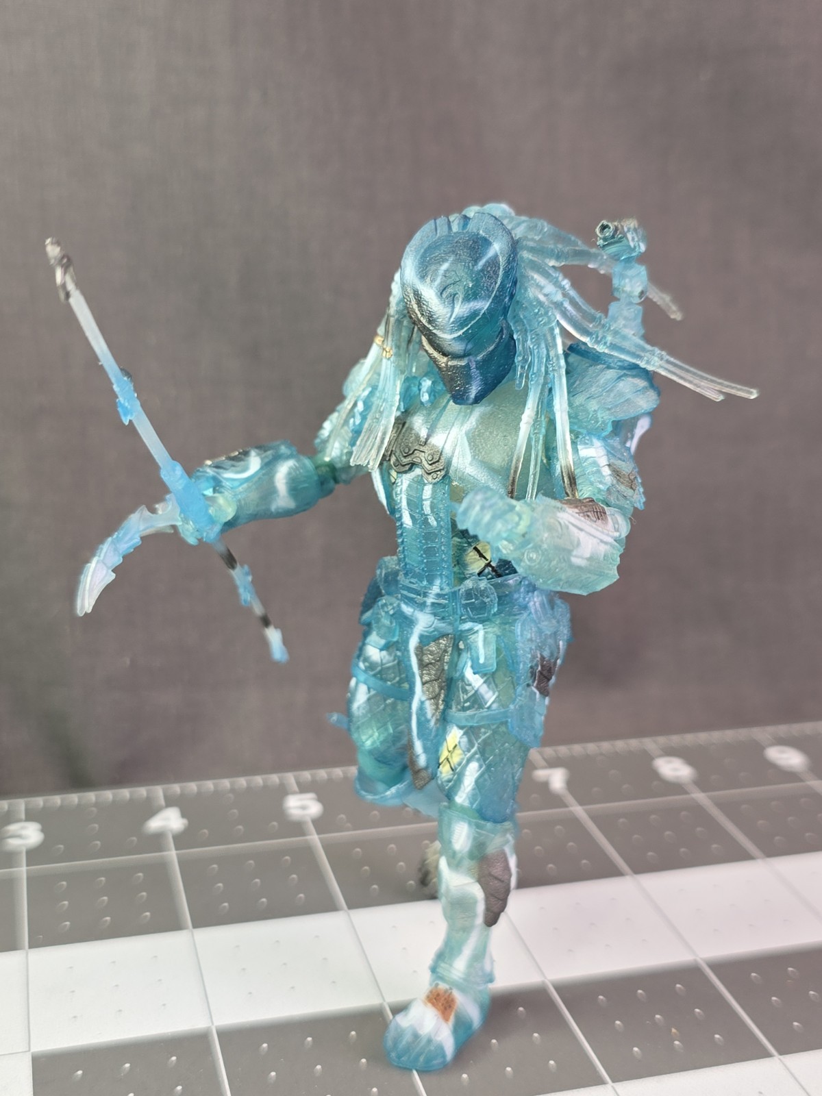 AVP ACTIVE CAMOUFLAGE SCAR Alien vs. Predator Figure Exquisite Mini Hiya Toys