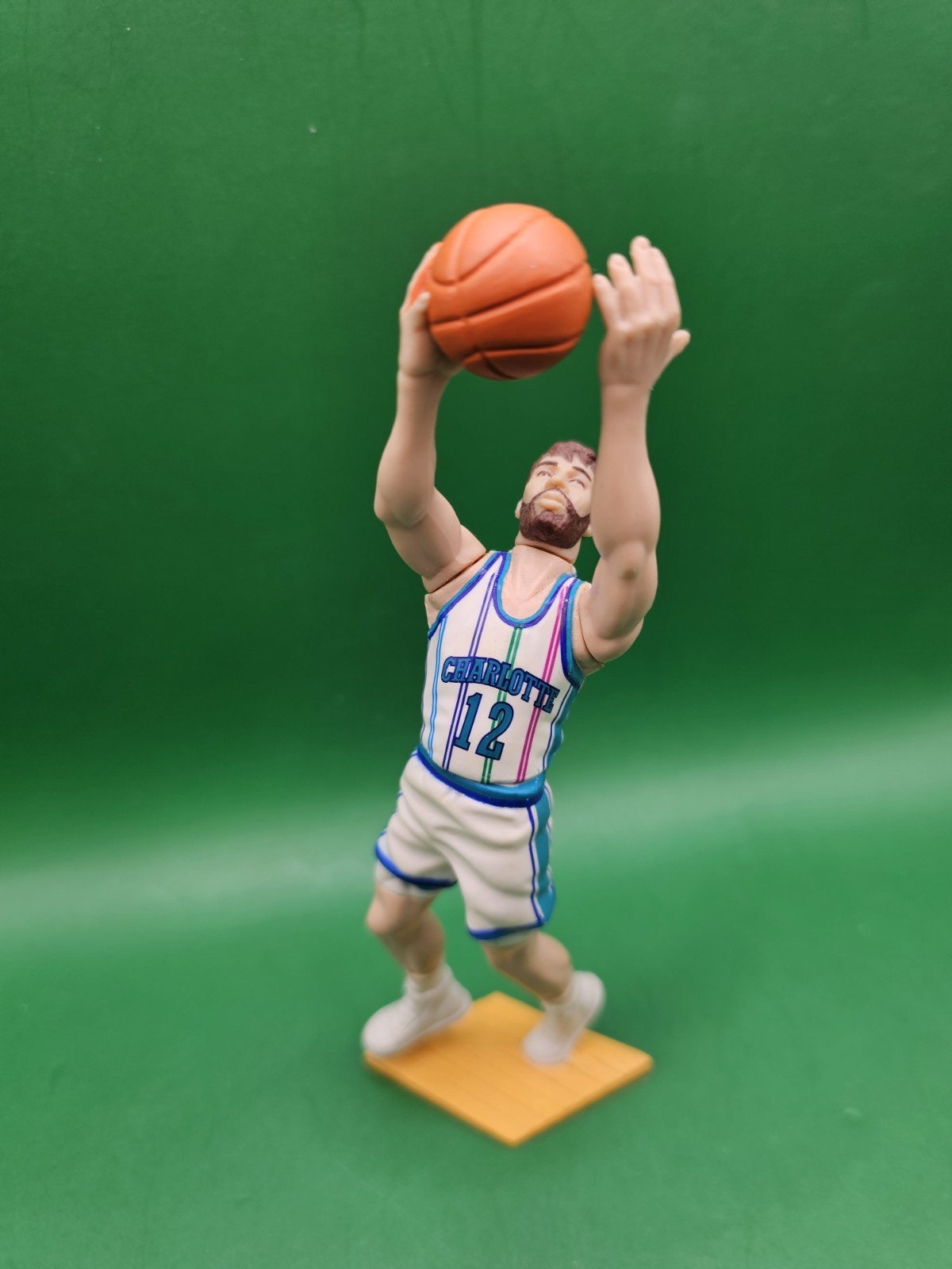 1997 Kenner Starting Lineup Vlade Divac Charlotte Hornets NBA Figure