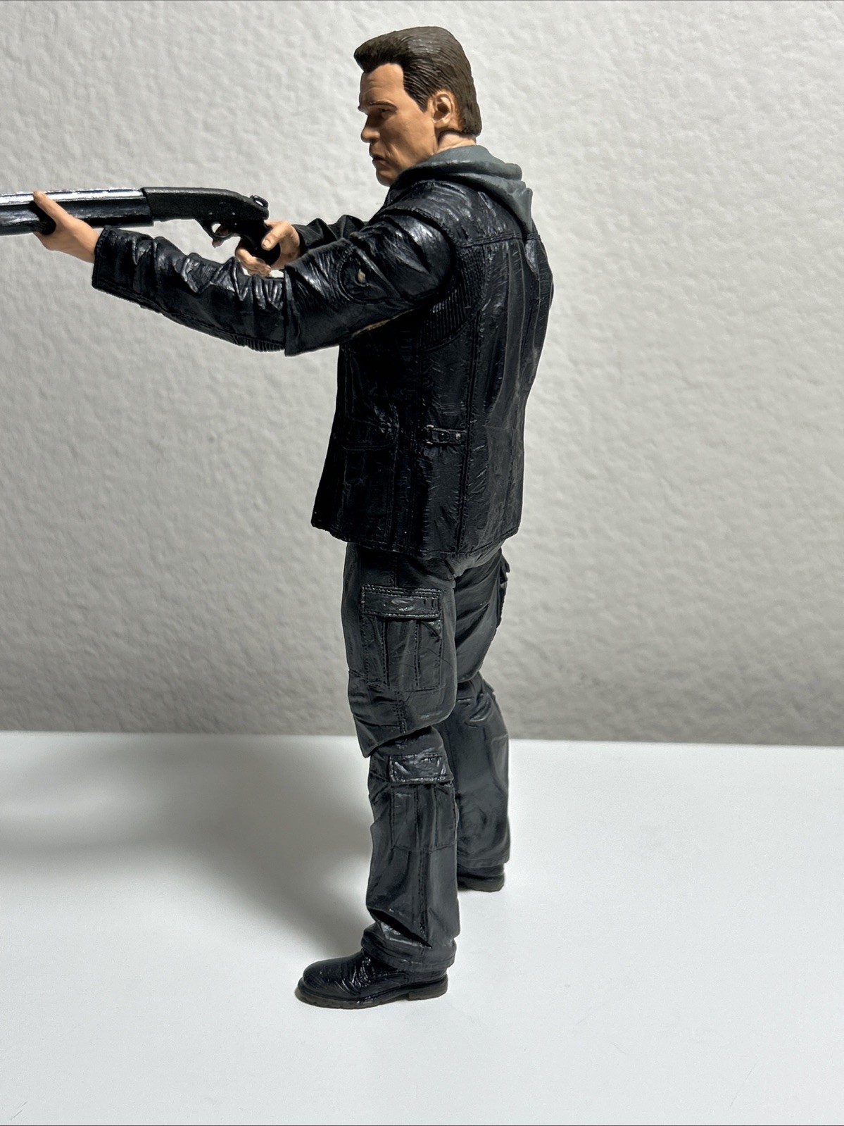 NECA T-800 Guardian TERMINATOR GENISYS Action Figure NECA Schwarzenegger LOOSE