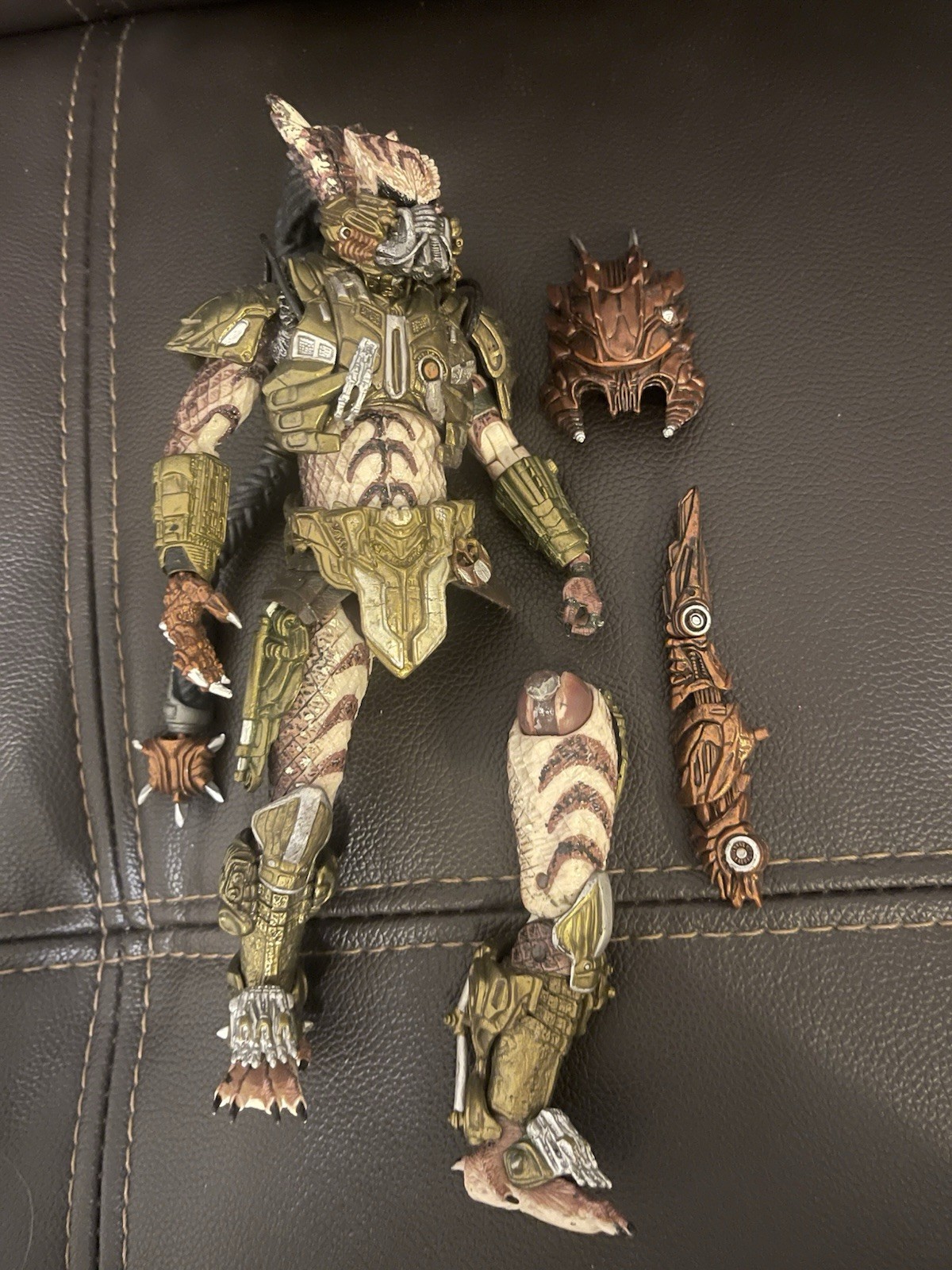 Neca Spike Tail Predator READ Broken