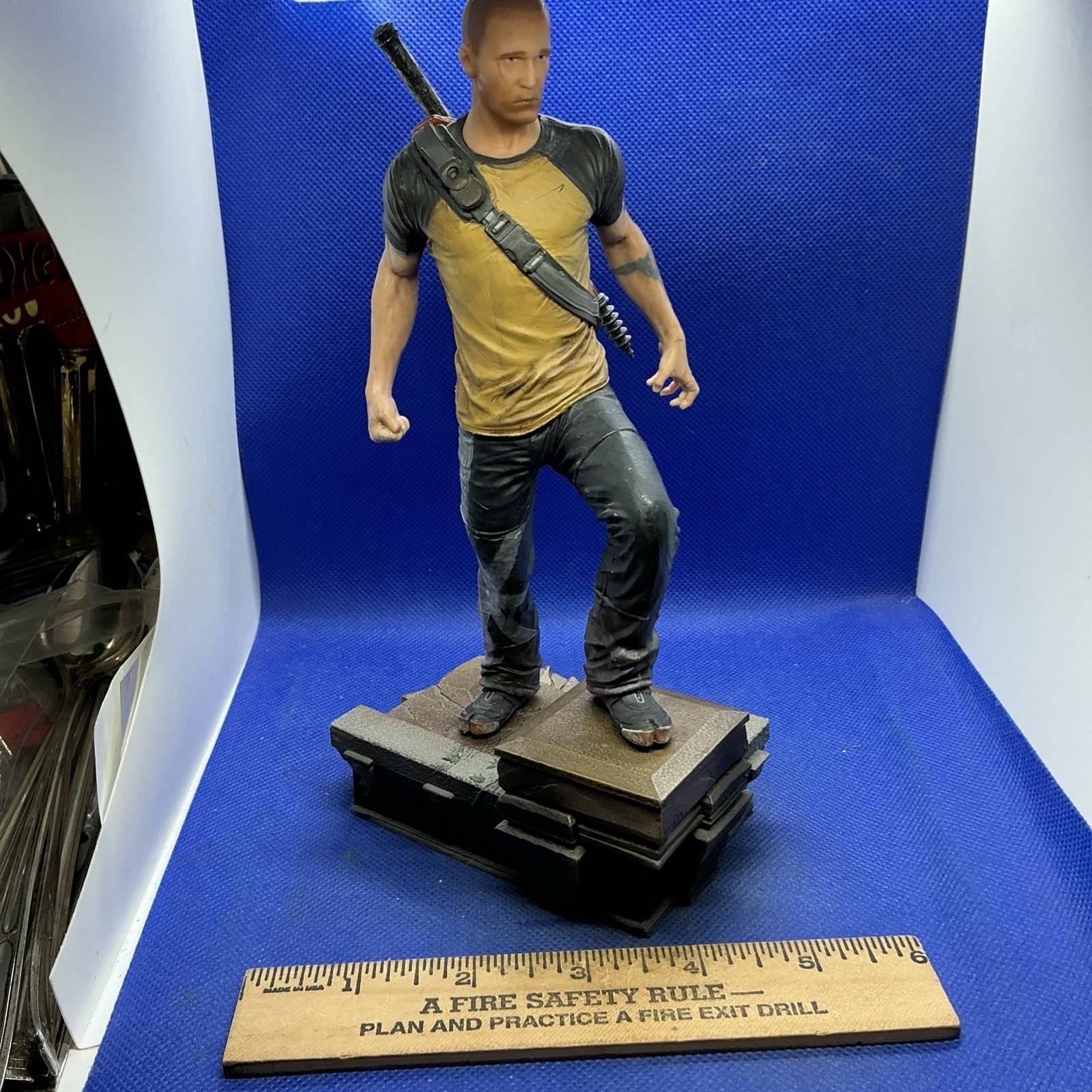 Infamous 2 Cole McGrath Figure Statue 2011 8″ SCEA Sony PS3