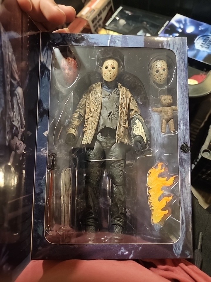 NECA Freddy vs Jason – Ultimate Jason Action Figure