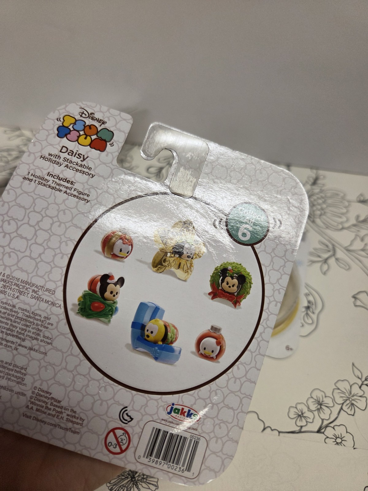 Disney Holiday Tsum Tsum Vinyl Figures Lot of 4 Imperfect Packaging
