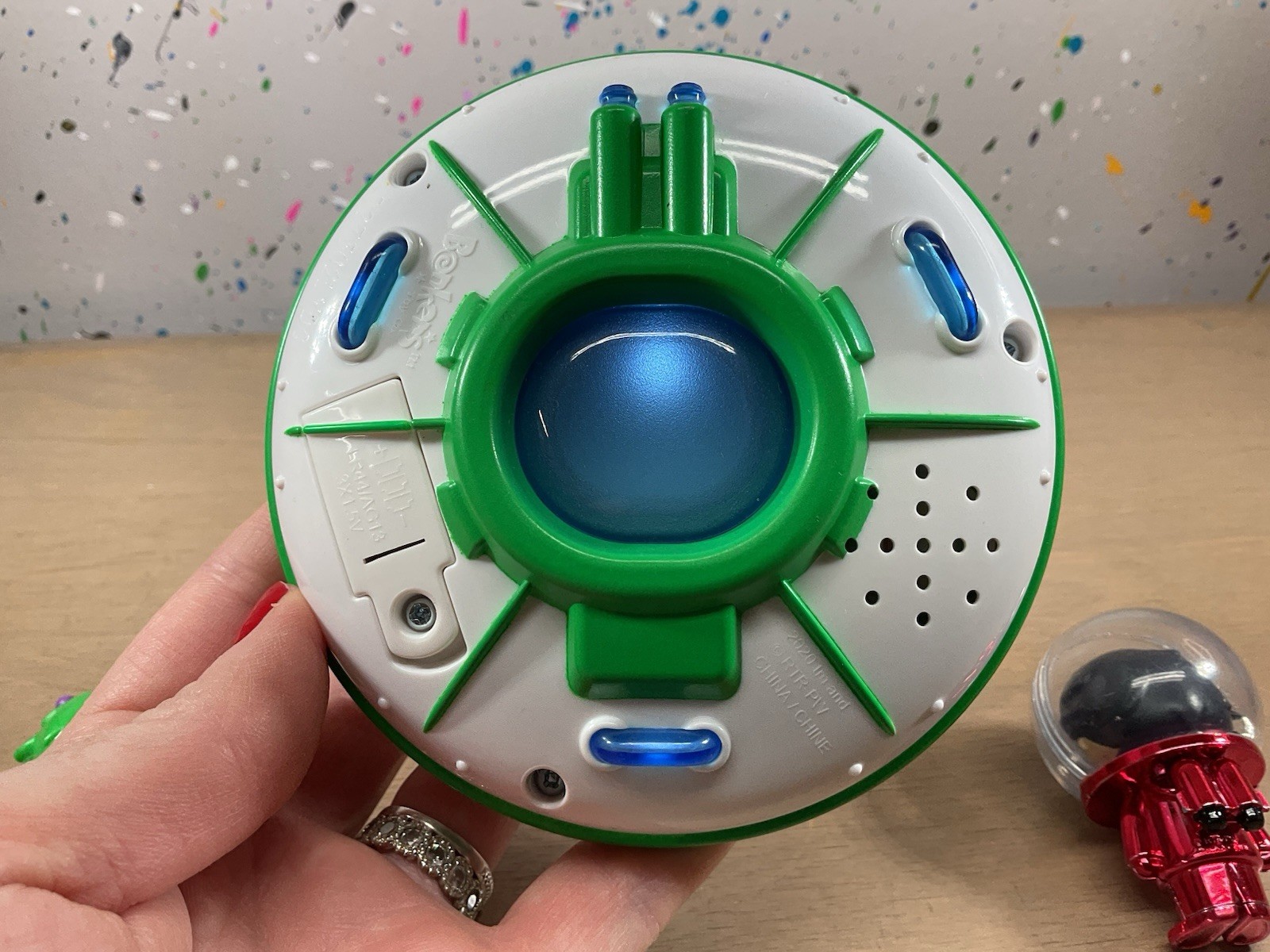 Ryan’s World White Green Spaceship And Figures Alien Ryan Working
