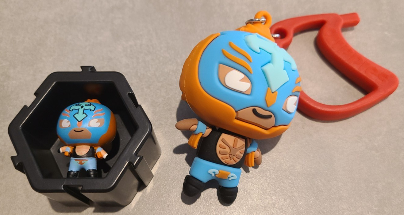 WWE Rey Mysterio Nano Pod & Clippies Key Chain Collectible Figure Blind Bag