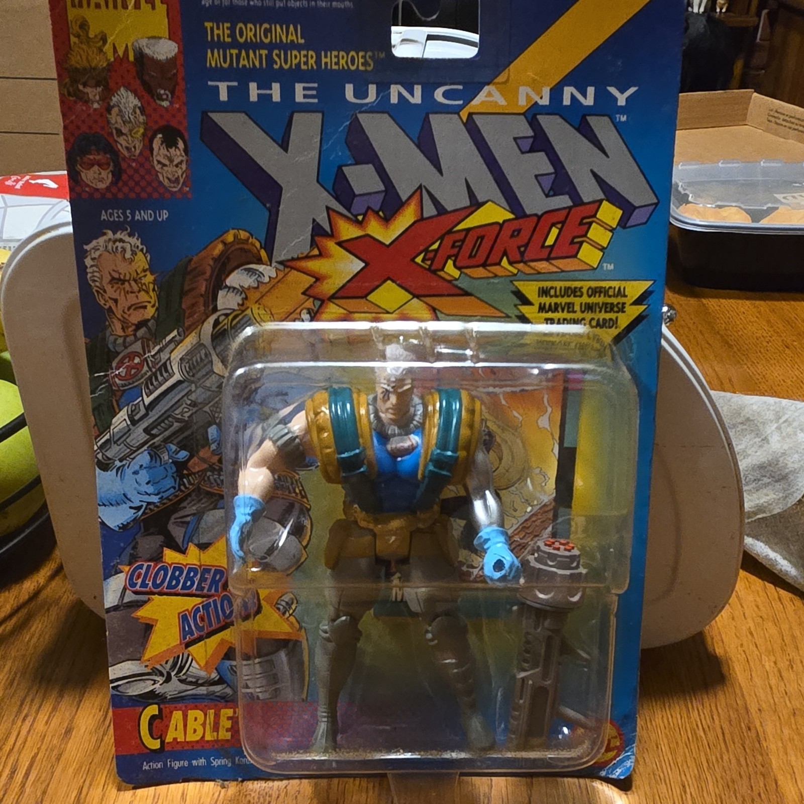 Marvel Cable X-Men X-Force Action Figure, Carded w/ Gun, Ages 5 and Up
