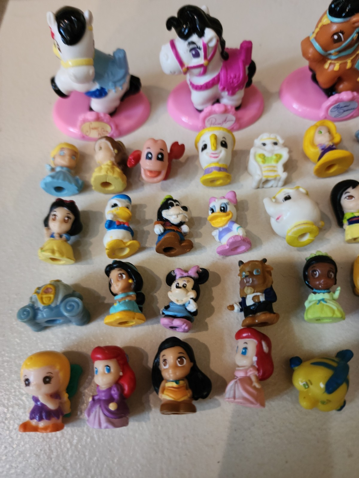 Disney Princess Squinkies Lot Of 42 Snow White Belle Jasmine Ariel Cinderella +