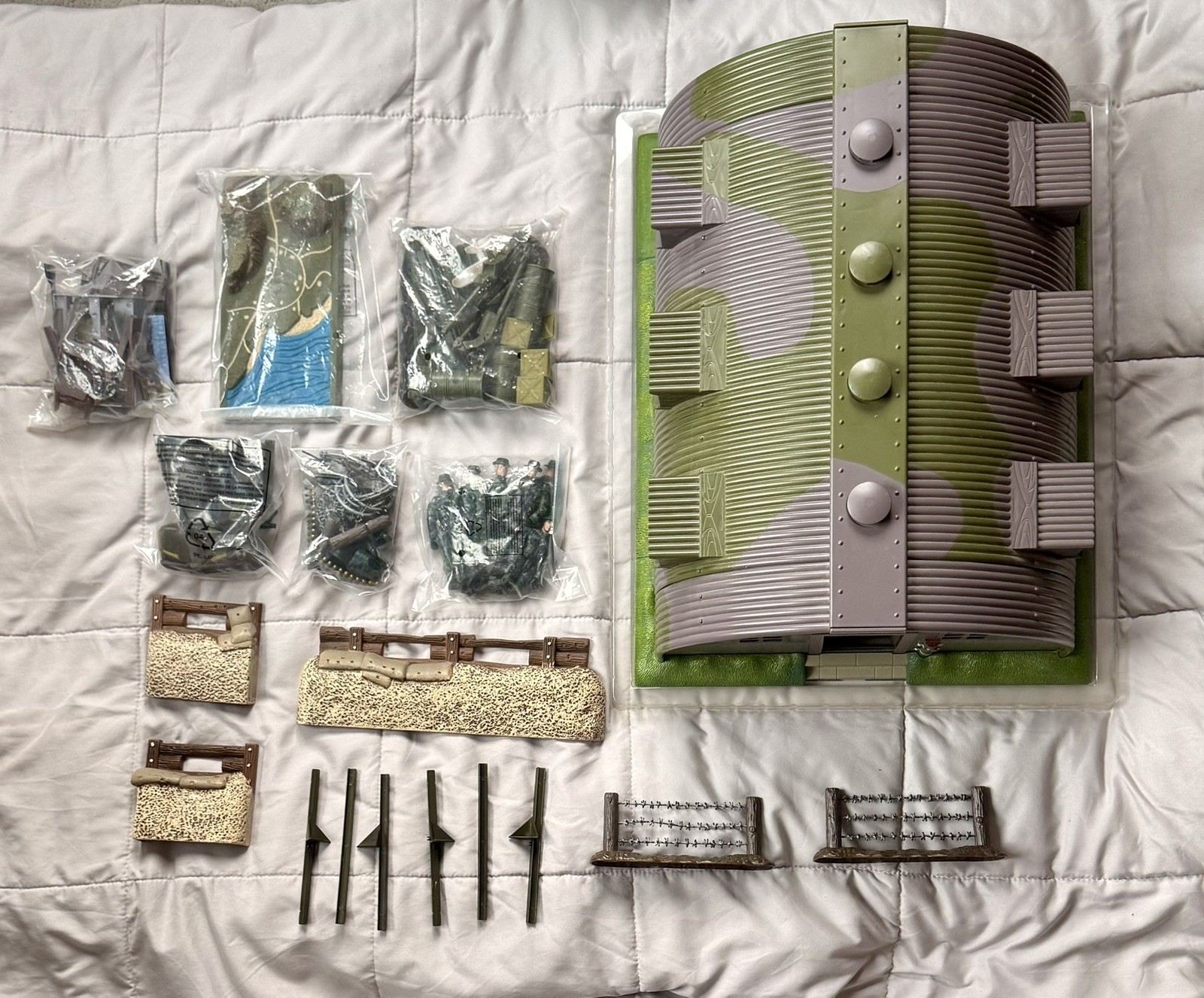 World Peacekeepers 1:18 Military Base Diorama Set Figures & Accessories