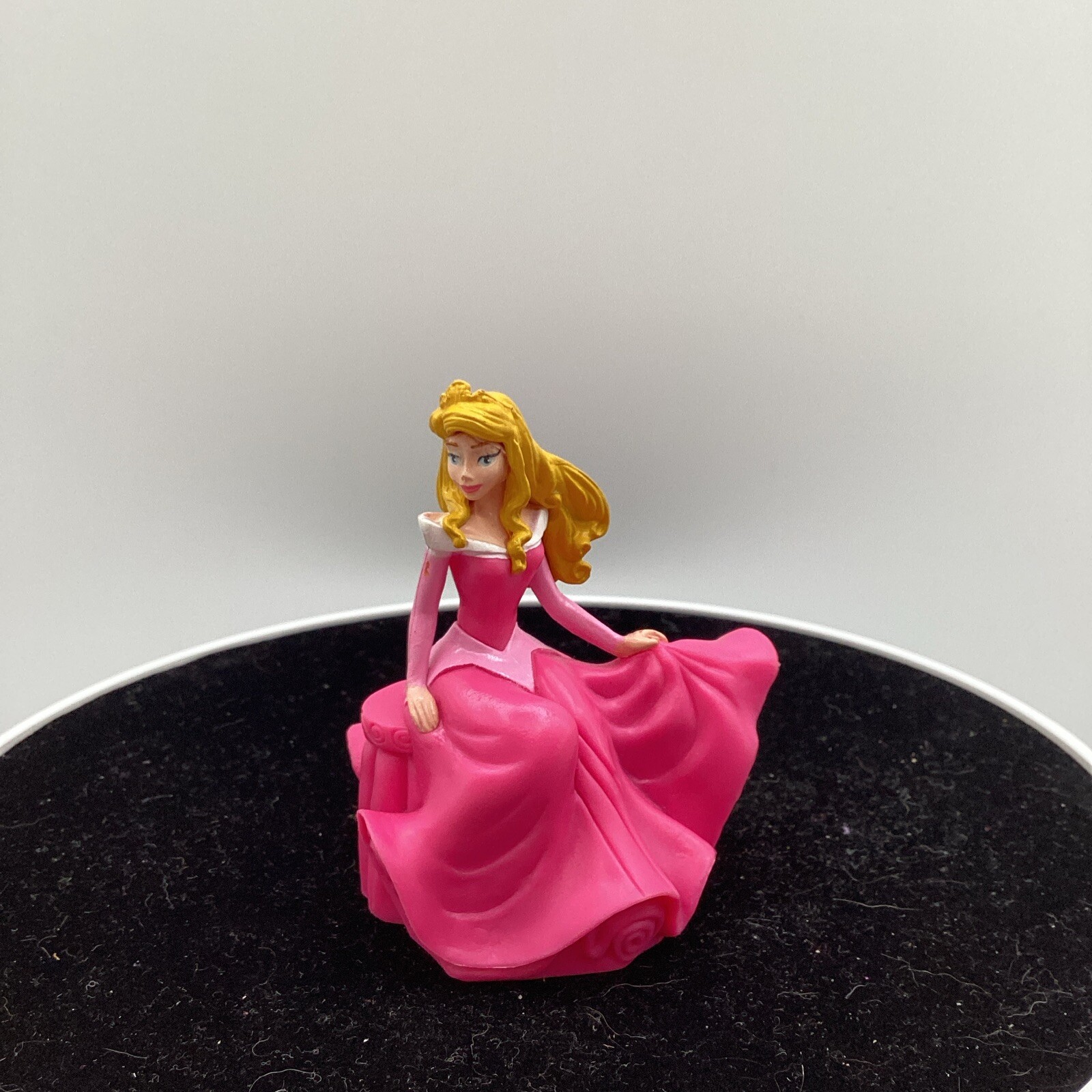 Disney Princess Sleeping Beauty Aurora Sitting PVC Figure 3″ Cake Topper Decopac