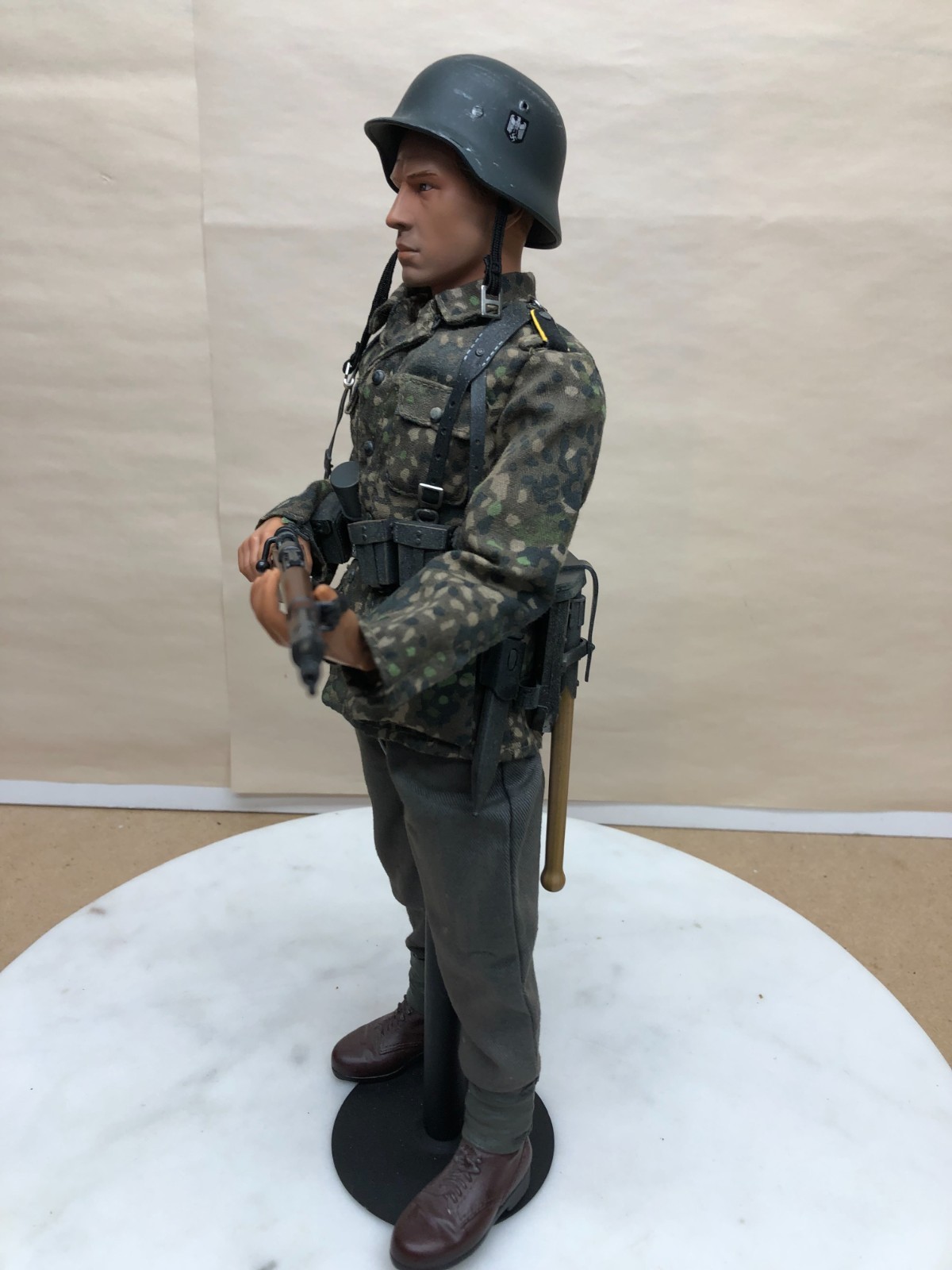 DRAGON CUSTOM GERMAN WW 2 WAFFEN SS WESTERN FRONT FRANCE ACTION FIGURE
