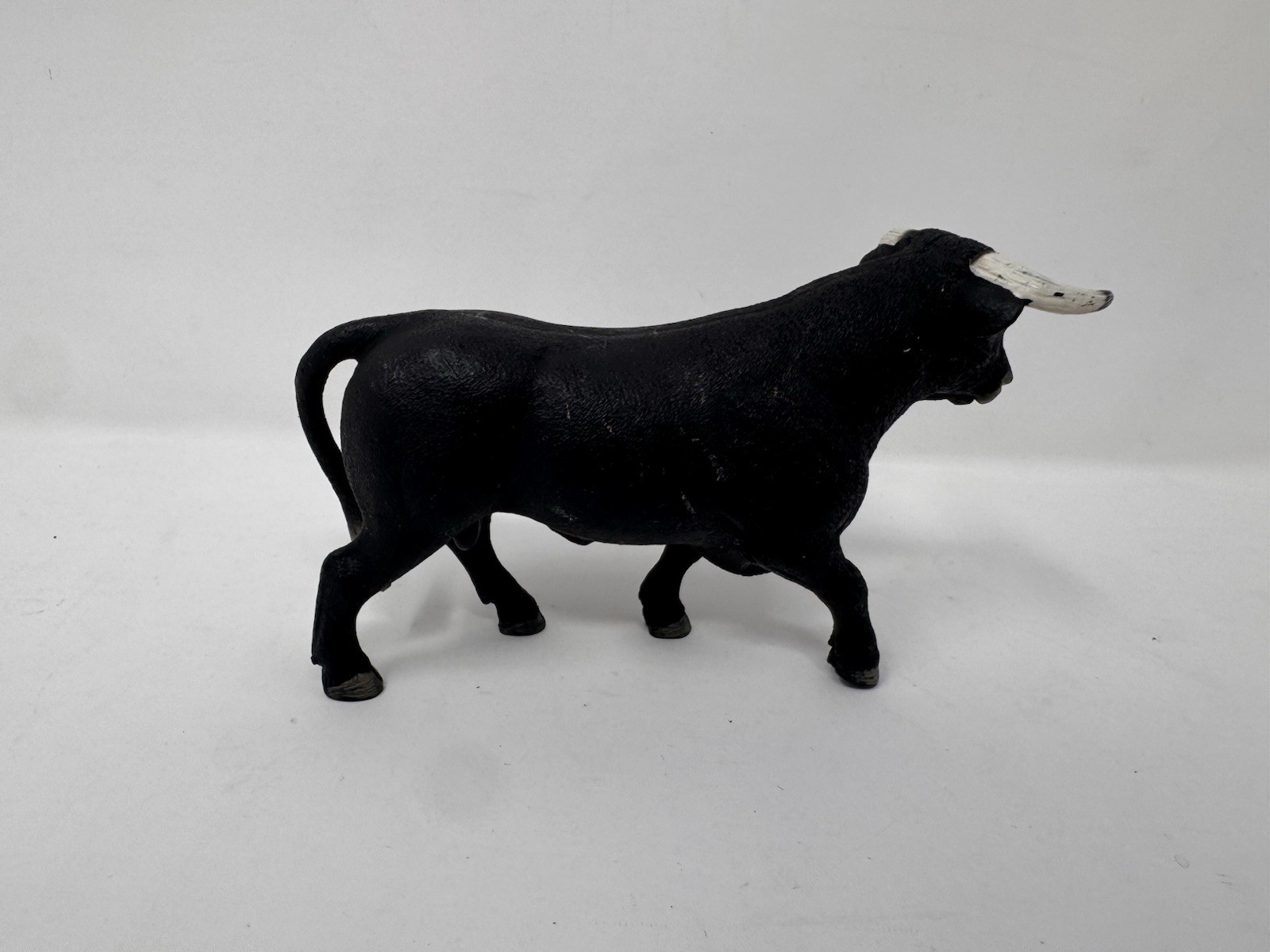 Schleich Retired 2017 Black Bull White Horns Farm Animal Figure