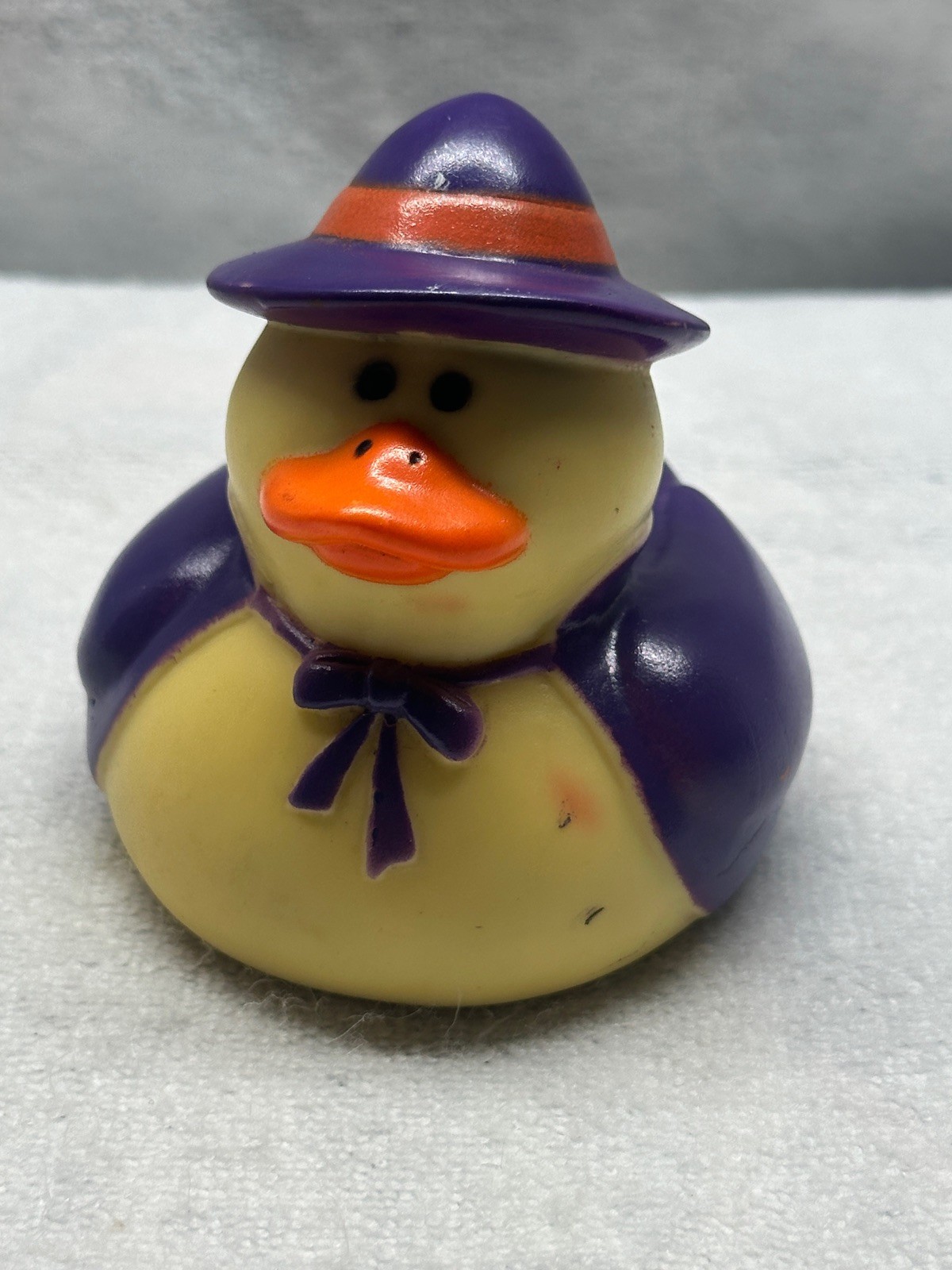Halloween Witch Rubber Duck Purple Hat Cape Costume Bath Toy Collectible Used