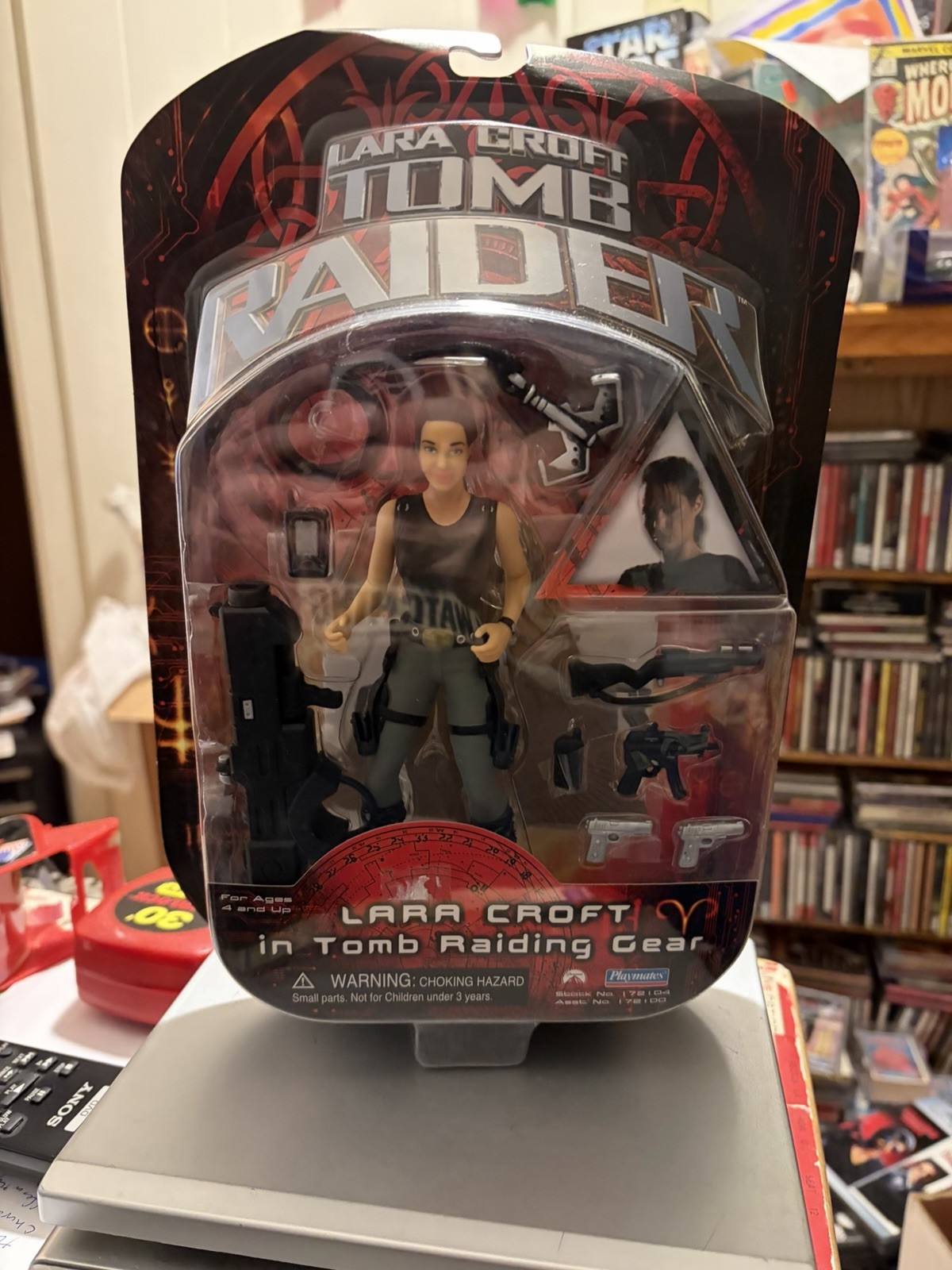 Tomb Raider LARA CROFT IN TOMB RAIDING GEAR Action Figure New Playmates Read AD