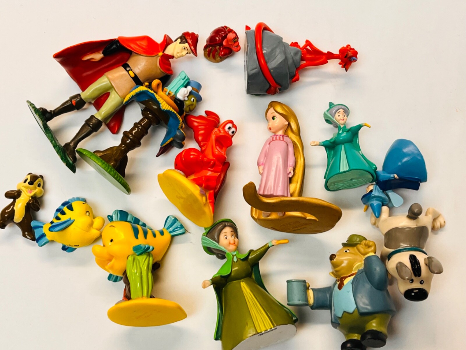 Disney Toy PVC Figures Pretend Play Cake Toppers Character Toy Set BIN 7