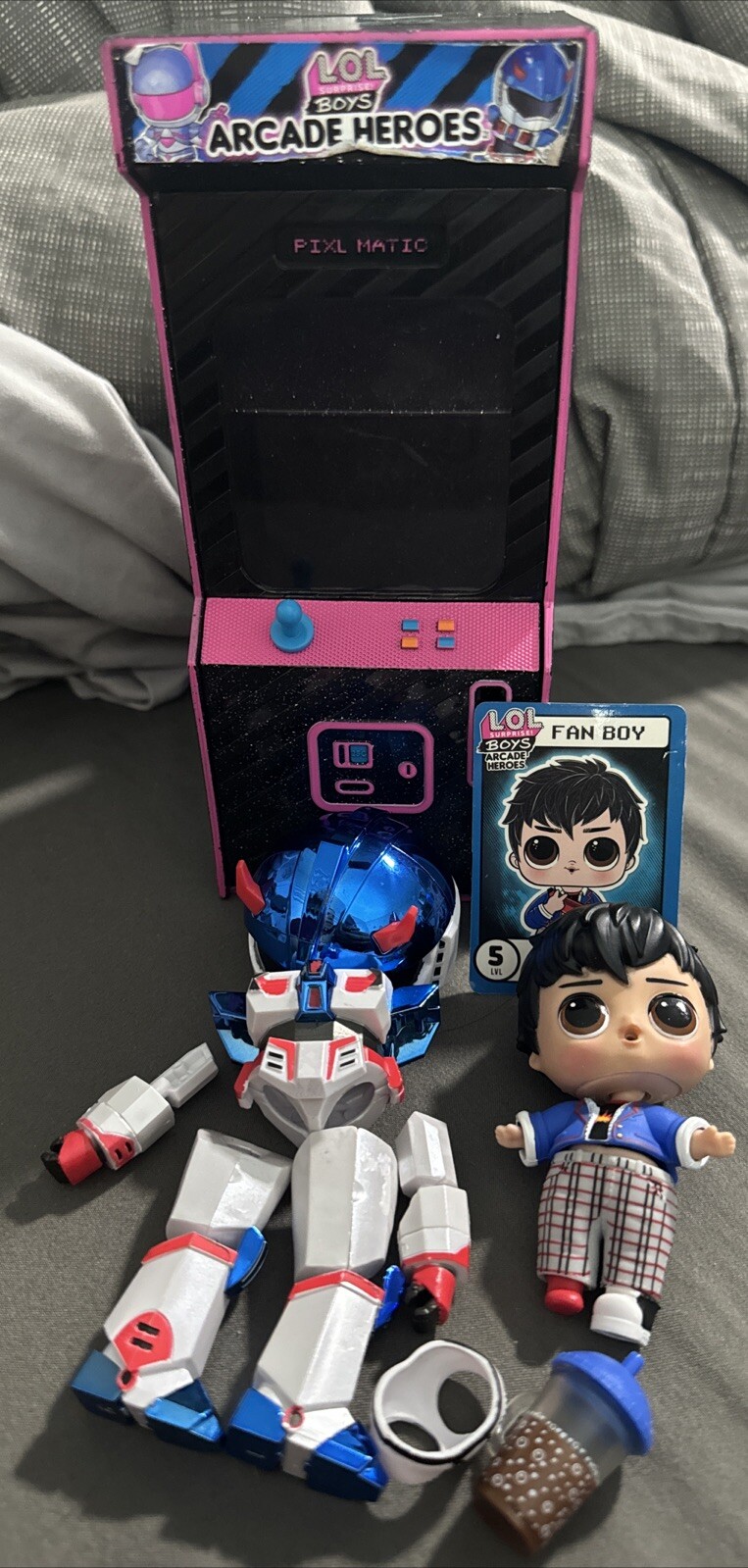 LOL Surprise Boys Arcade Heroes – Action Figure Doll FAN BOY / ATOMIC incomplete