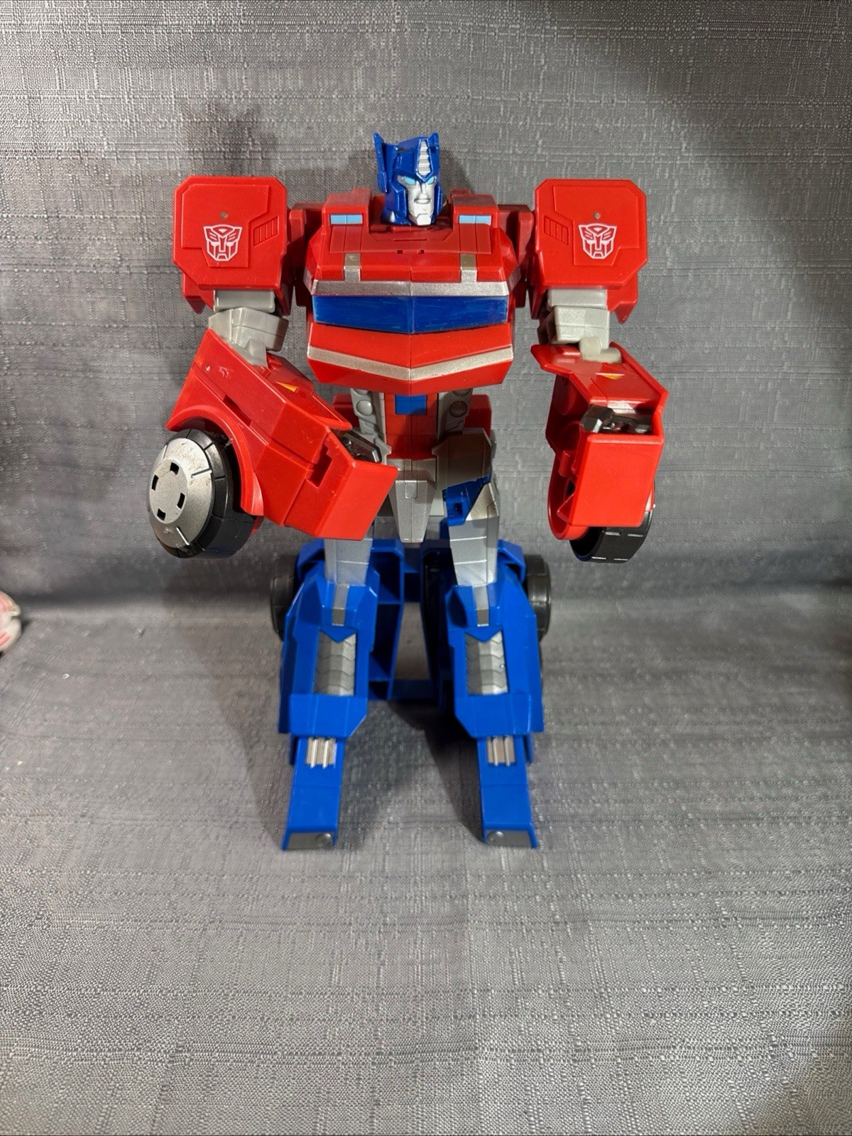 Transformers Commander Optimus Prime Toy Red Blue Cyberverse Action Figure