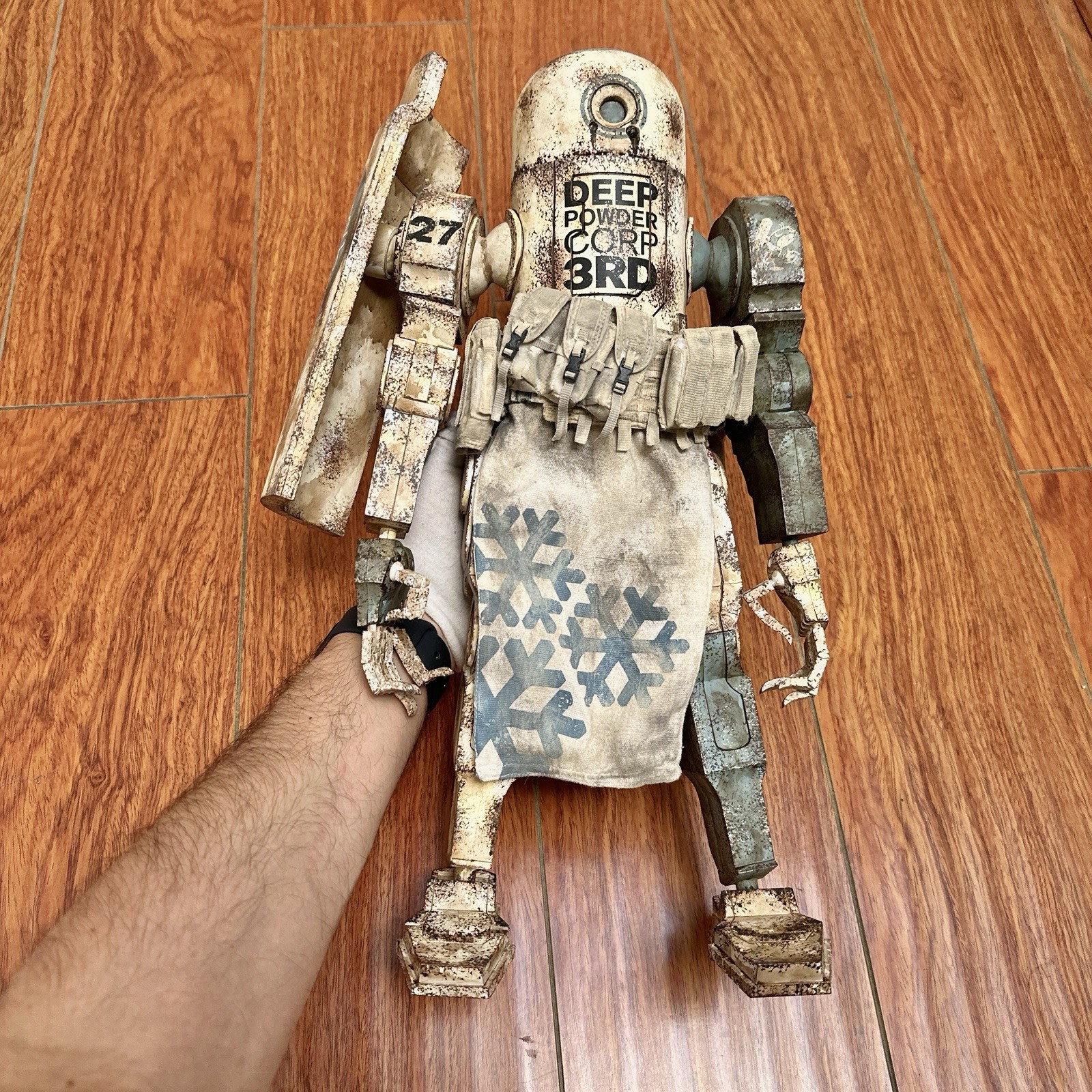 ThreeA WWR 1/6 Deep Comm Caesar 17″ Figure Ashley Wood 3A Bertie Powder 2011