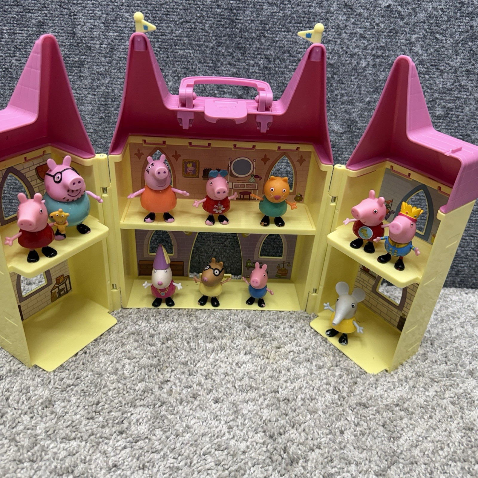 Peppa Pig Princess Castle doll house w/ family friends figures