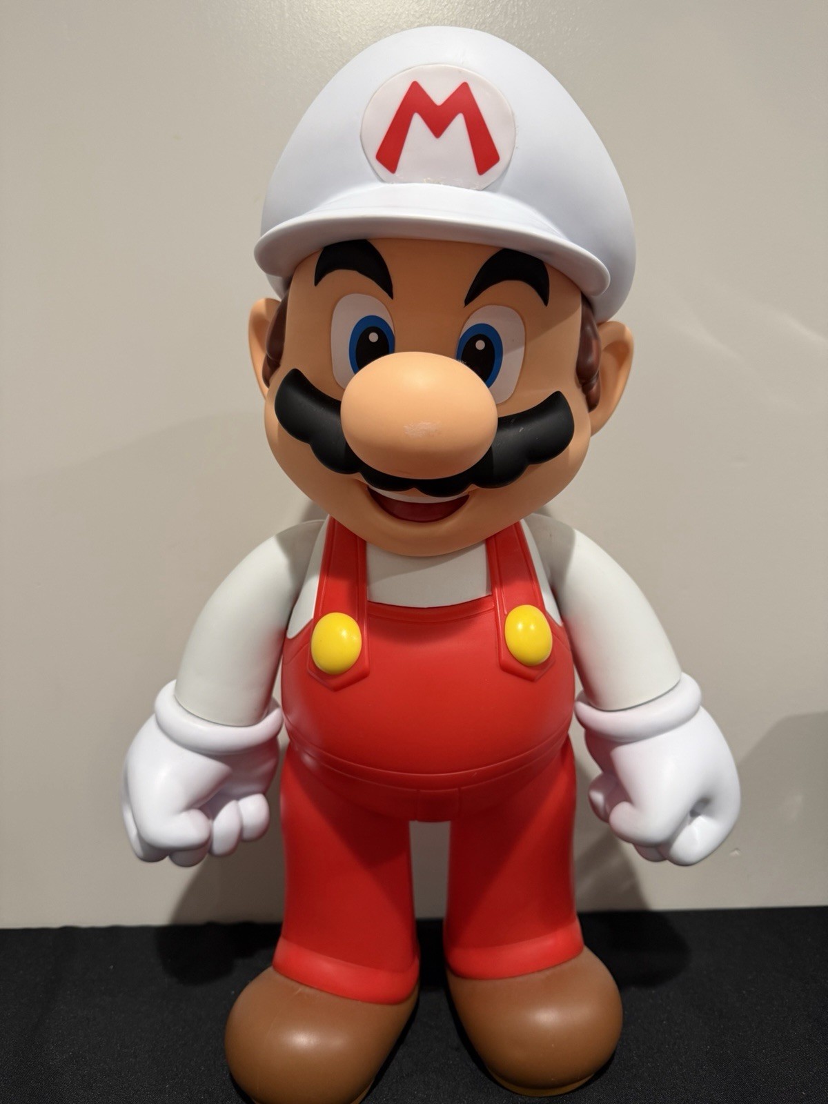 World of Nintendo 2014 Jakks Pacific Super Mario: Fire Mario 20″ Action Figure