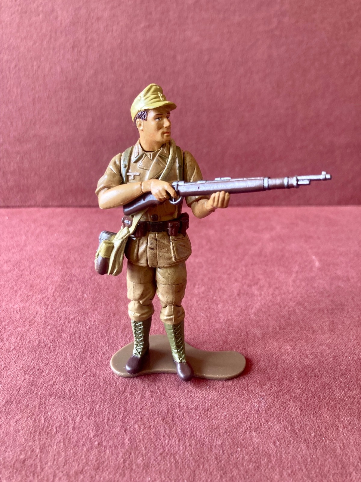 1:18 21st Century Toys Ultimate Soldier WW2 German DAK Pvt. Joseph Dieffenbach
