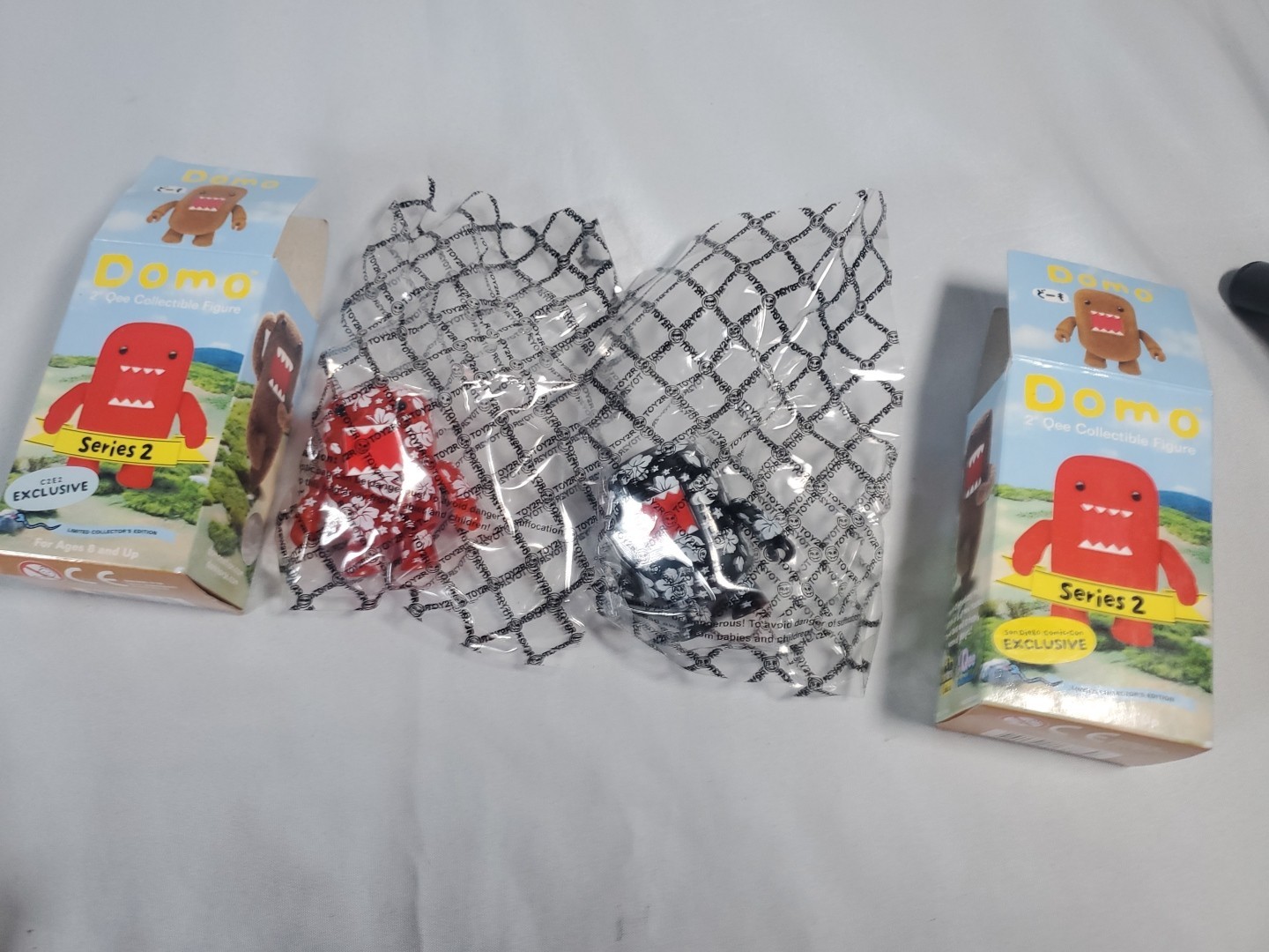 Lot 2 Dark Horse Deluxe Series 2 Domo Qee 2″ figure San Diego Comic Con Promo
