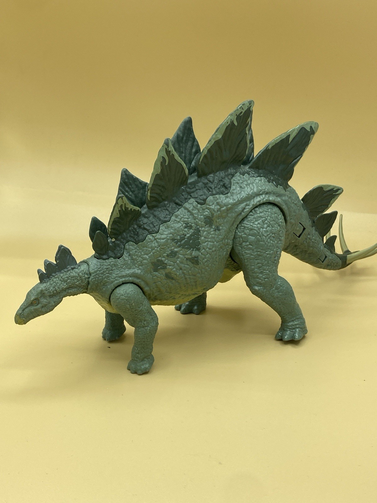Jurassic World Stegosaurus Action Attack Dinosaur Toy Figure 14in Mattel