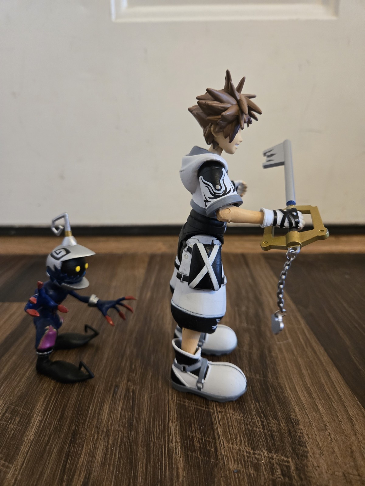 Kingdom Hearts Sora Final Form & Heartless Soldier Figures