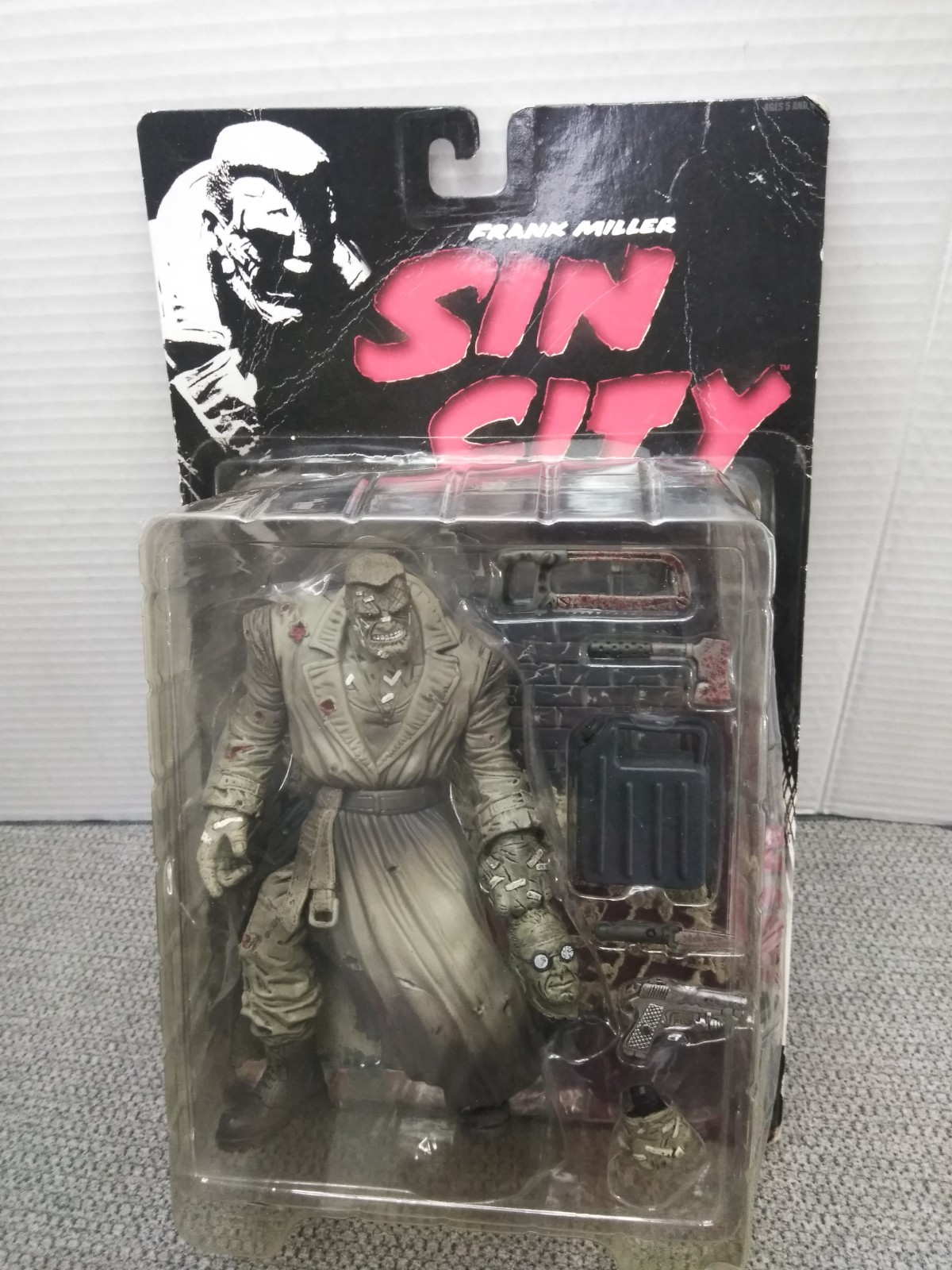 Frank Miller’s Sin City Marv Black & White Action Figure 1998 McFarlane Toys NEW