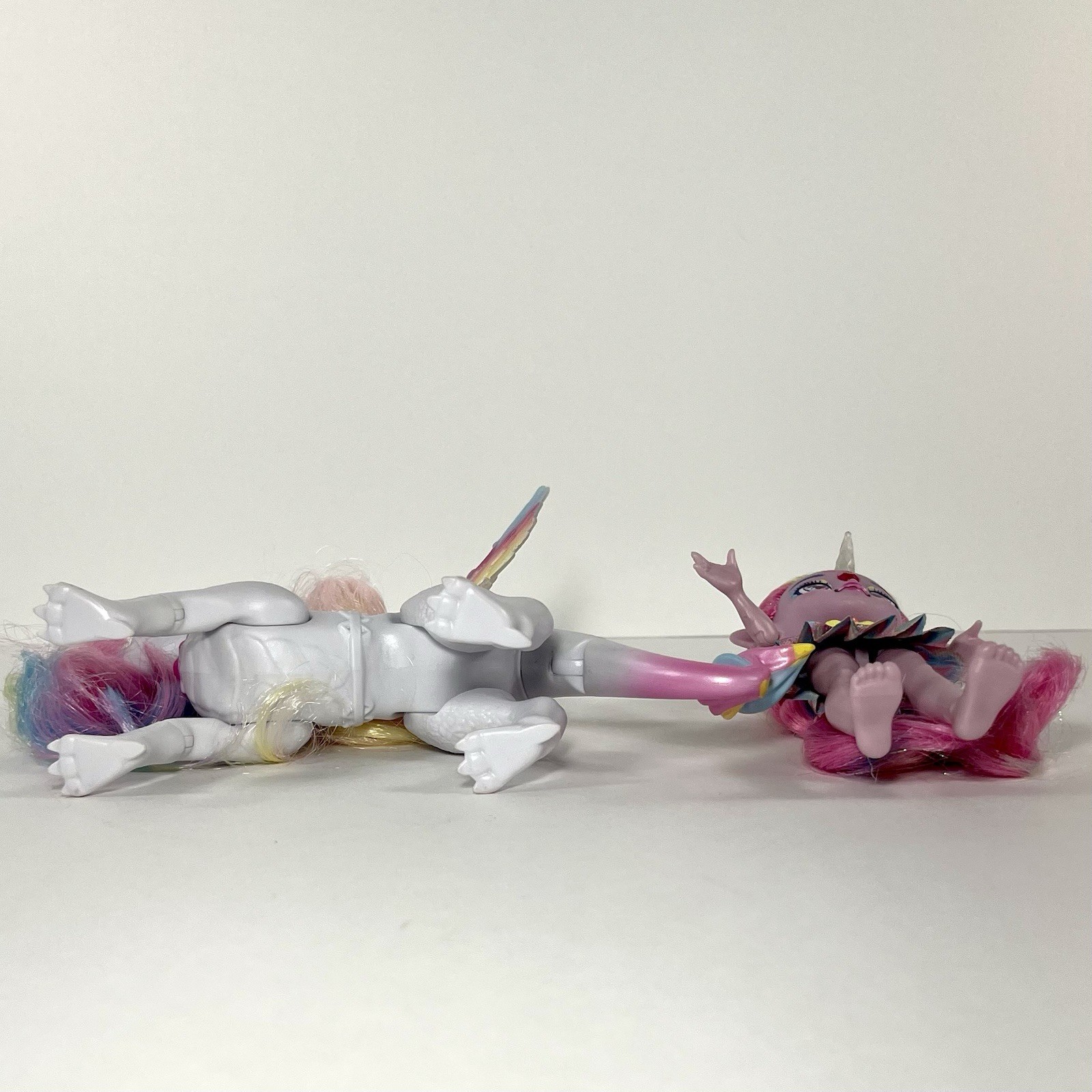 Magic Mixies Pixlings Shimmerverse~6” Unia Unicorn Doll & Rainbow Star Pegacorn