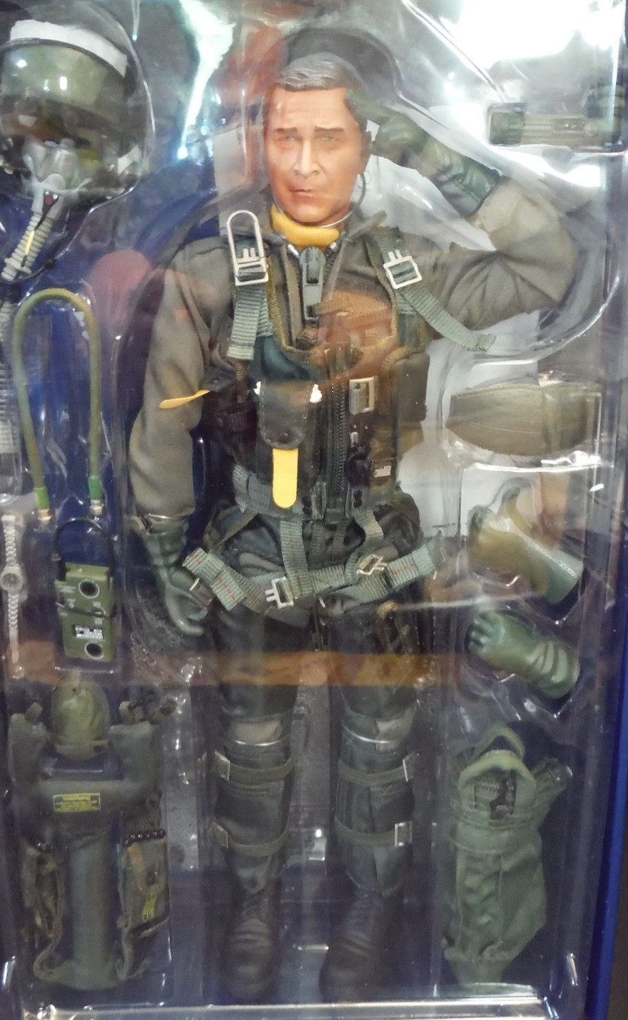 ELITE FORCE AVIATOR GEORGE W. BUSH PILOT FIGURE NOS