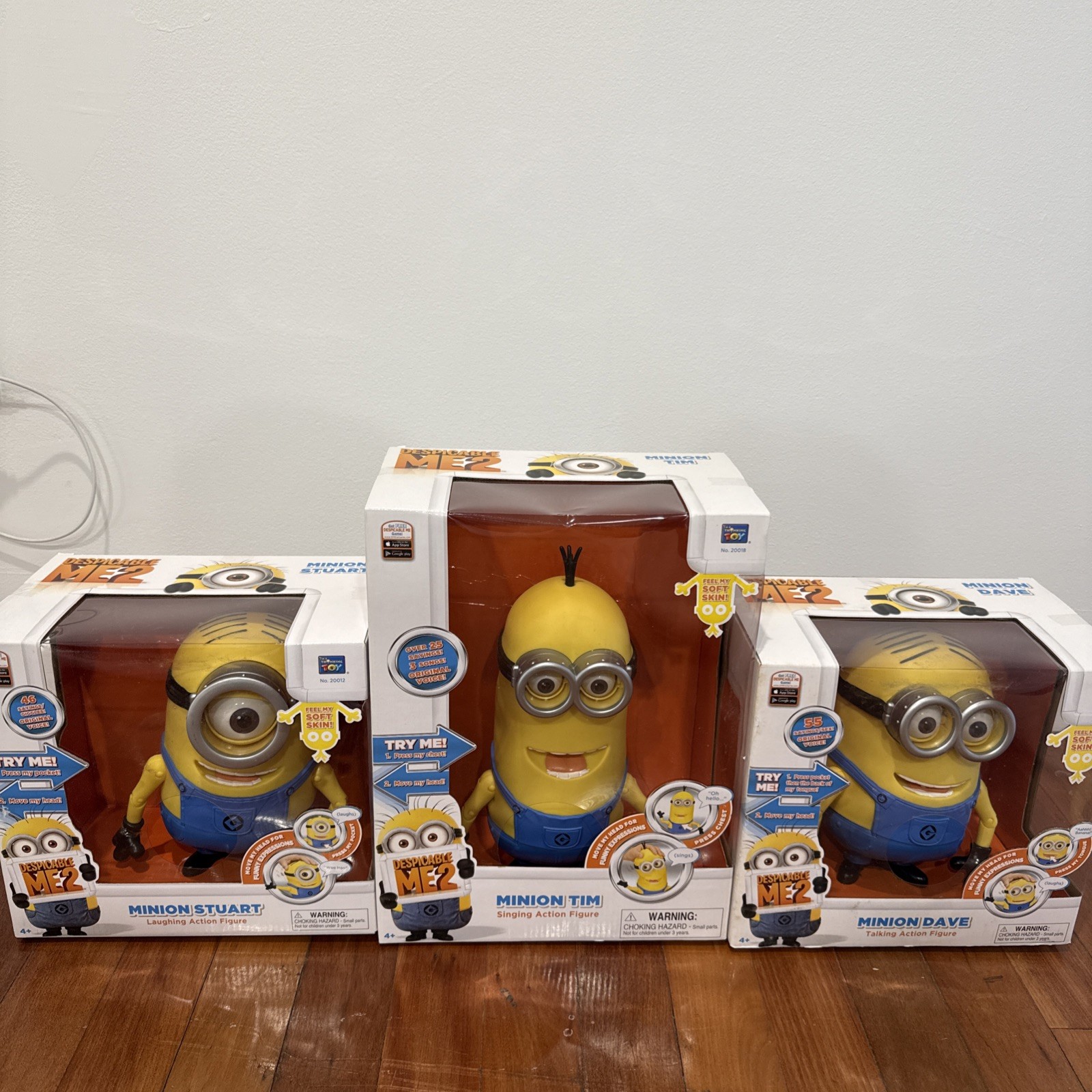 Minion Tim Singing & Stuart Laughing & Dave talking figure Despicable Me 2