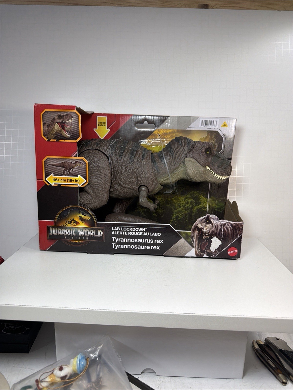 Mattel Jurassic World Rebirth Lab Lockdown Tyrannosaurus Rex JGM16 NEW IN BOX