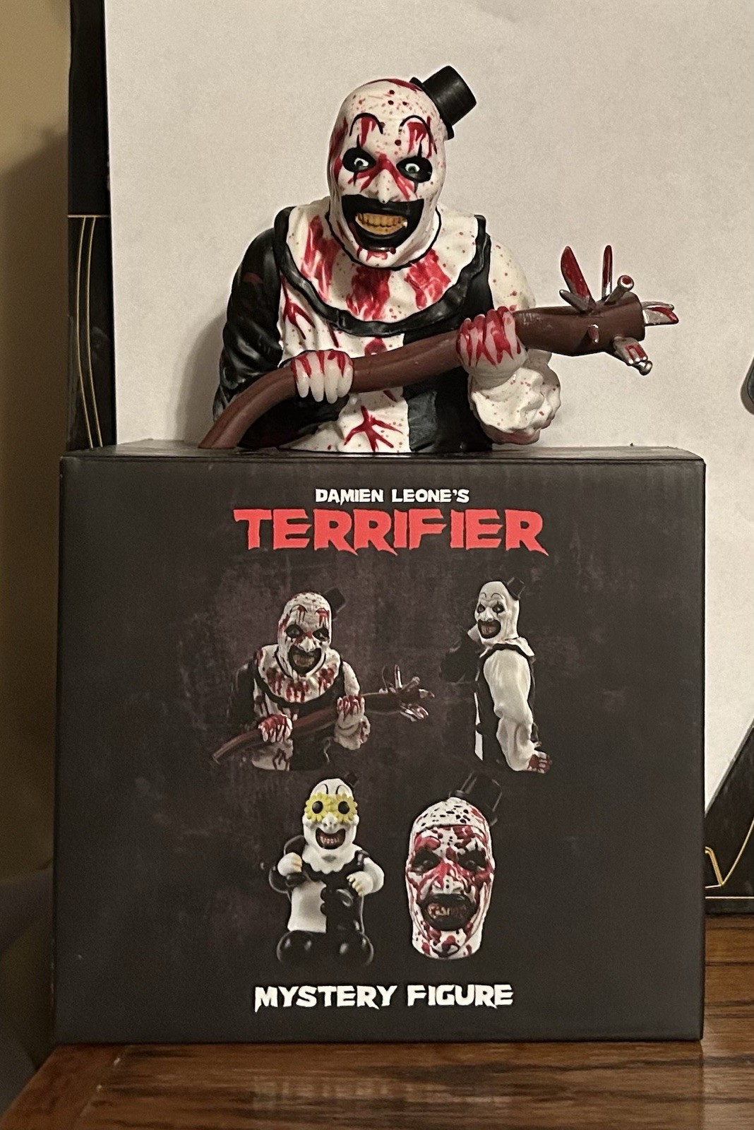 Terrifier Blind Box Mystery Bloody ART THE CLOWN with Mace Figure