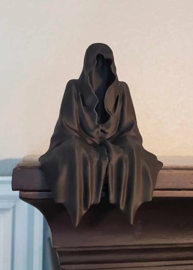 Sitting Ghost/Dementor Figurine, Halloween gift, 3D Printed
