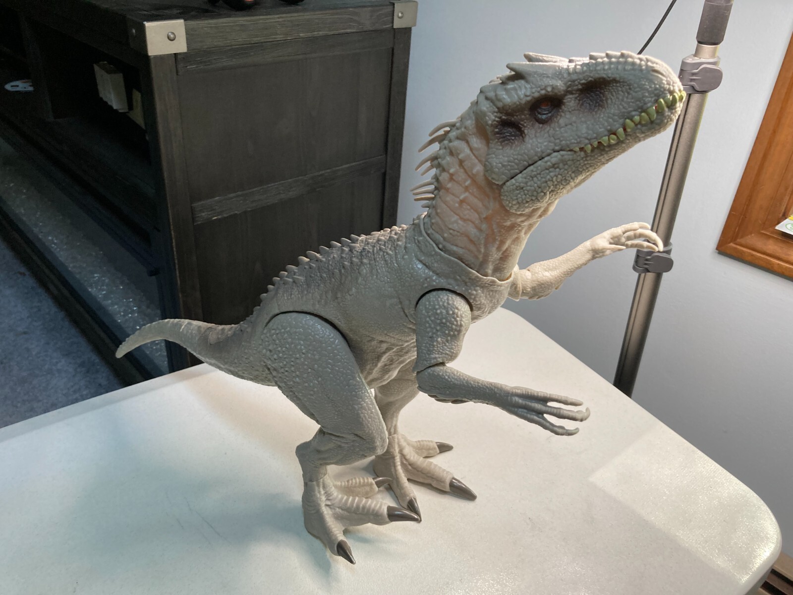 Jurassic World Destroy N Devour INDOMINUS REX Dinosaur Sound Light Arms Grab 24″