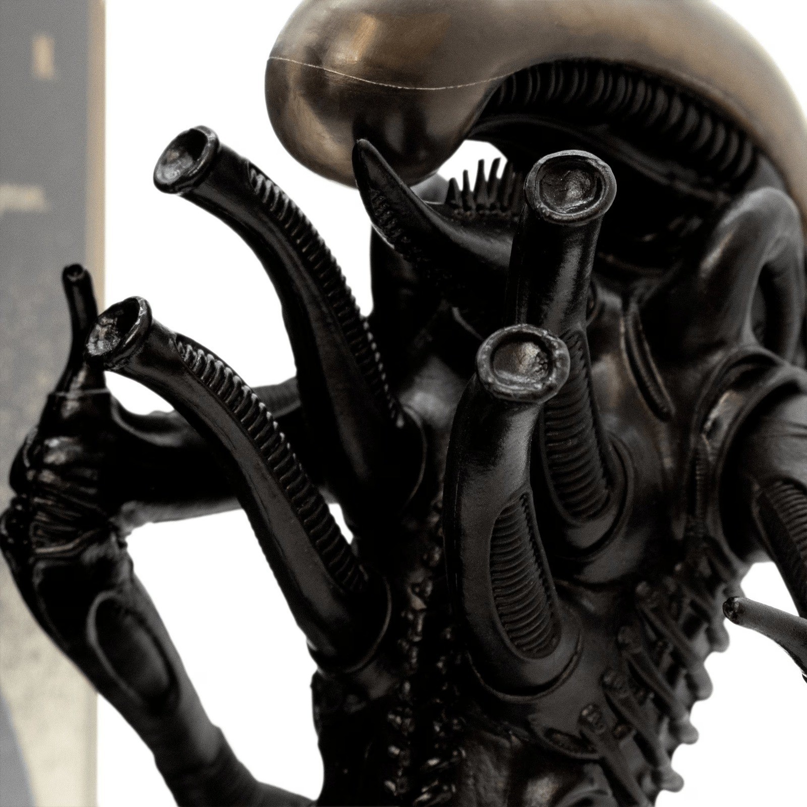 CultureFly Alien Big Chap Xenomorph 9″ Deluxe Statue Vinyl Acrylic Display. New