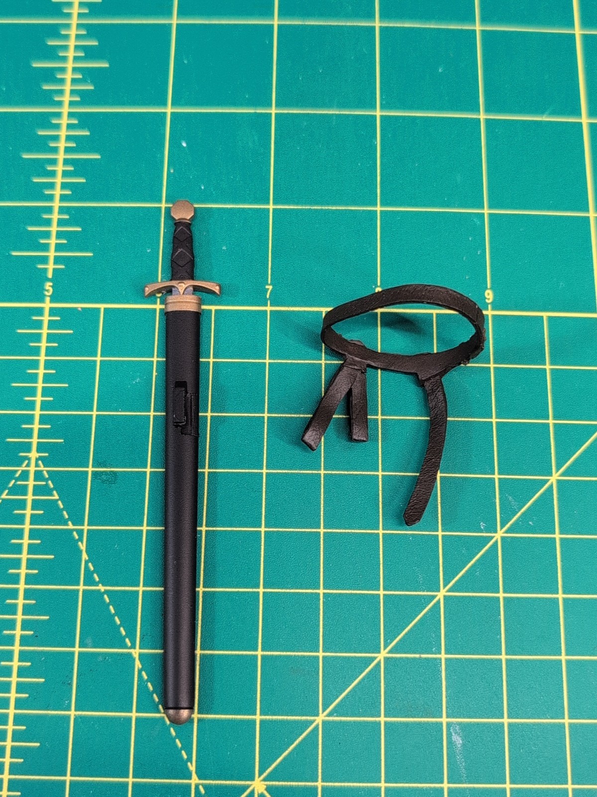 Mythic Legions Brown Leather Armory Knight “SWORD & SHEATH w/LEATHER BELT” *NEW*