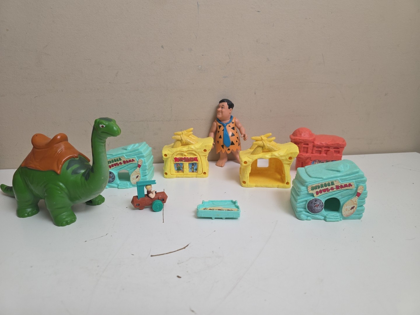 Lot Of Flintstones Figures & Buildings Some MCDONALD’S Fred And Barney See Pics