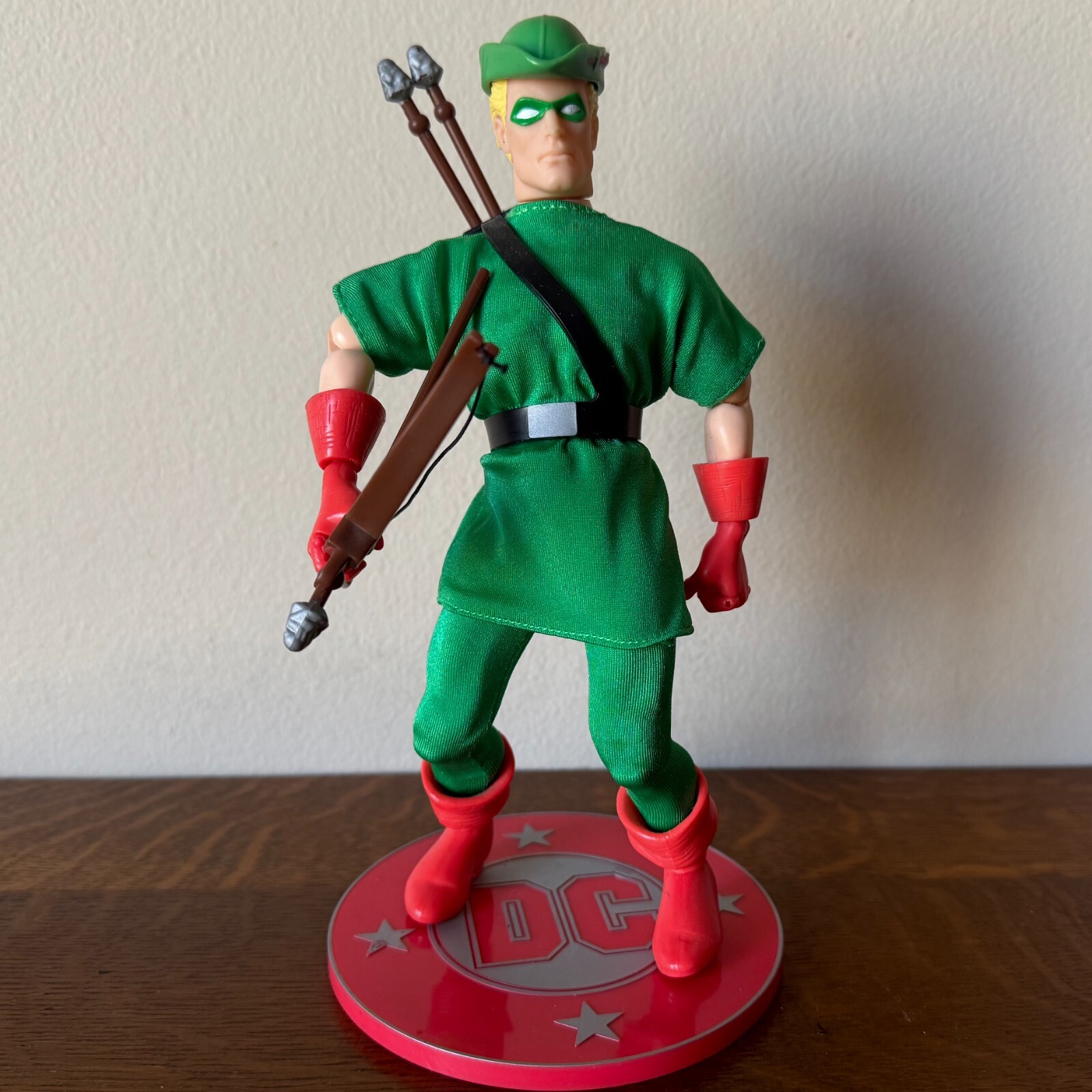 DC SUPERHEROES GREEN ARROW 9″ SILVER AGE COMICS ACTION FIGURE OLIVER QUEEN Rare