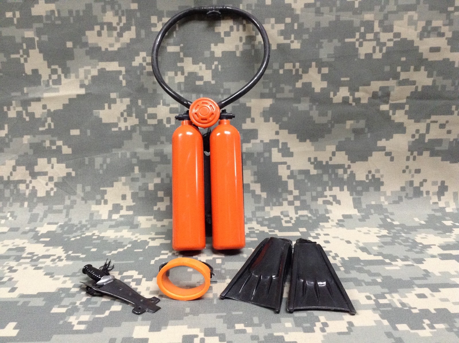 Vintage 1964 Hasbro GI Joe Orange Scuba Tank, Mask, Flippers and Dive Knife