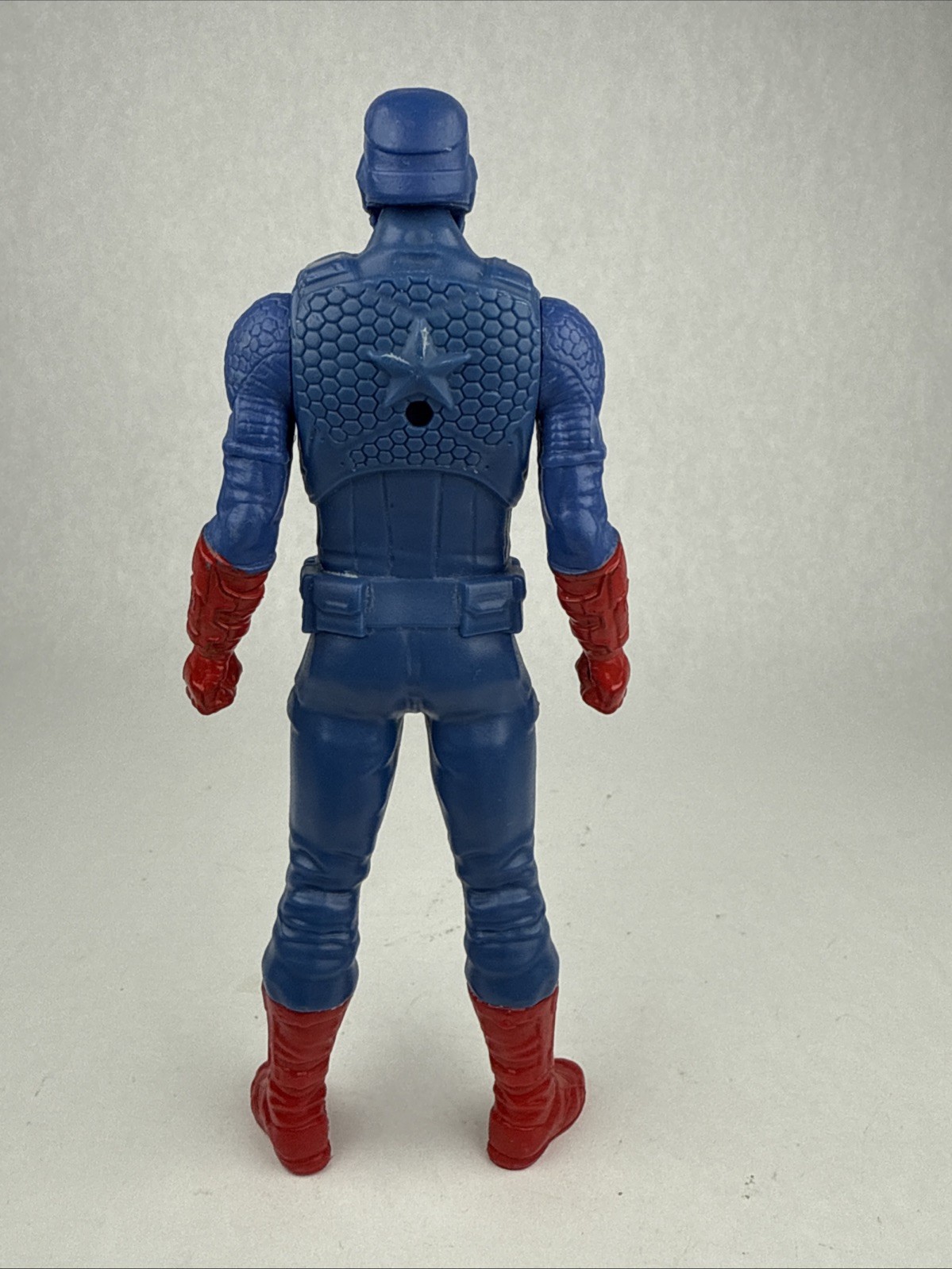 Hasbro Marvel CAPITAN AMERICA Action Figure 5.5 Inches Moving Arms (2015)