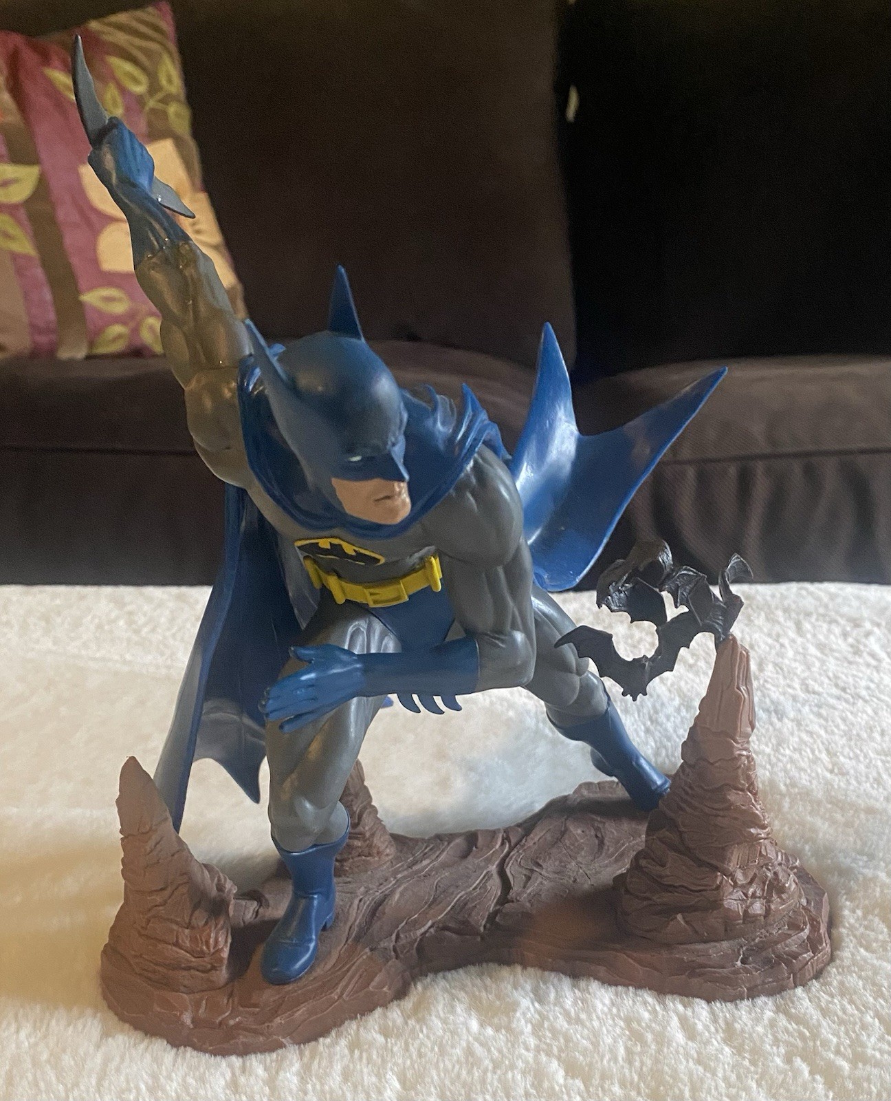 TM & DC Comics Batman S19 Statue