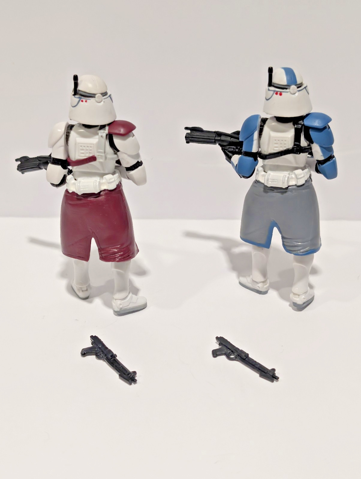 Star Wars Red Blue Clone Trooper Commander Bacara 3.75″ 2004 Action Figure Loose