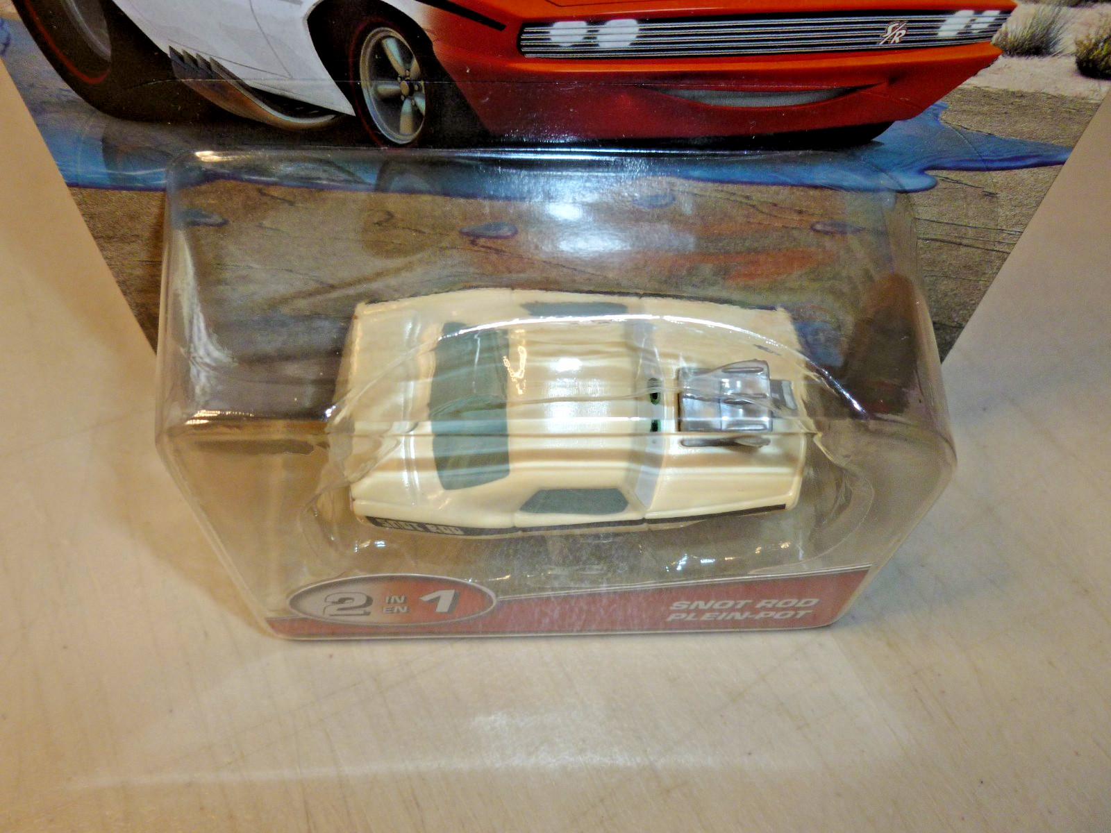 DISNEY PIXAR CARS COLOR CHANGERS 2IN1 SNOT ROD DIECAST VEHICLE NEW ON CARD