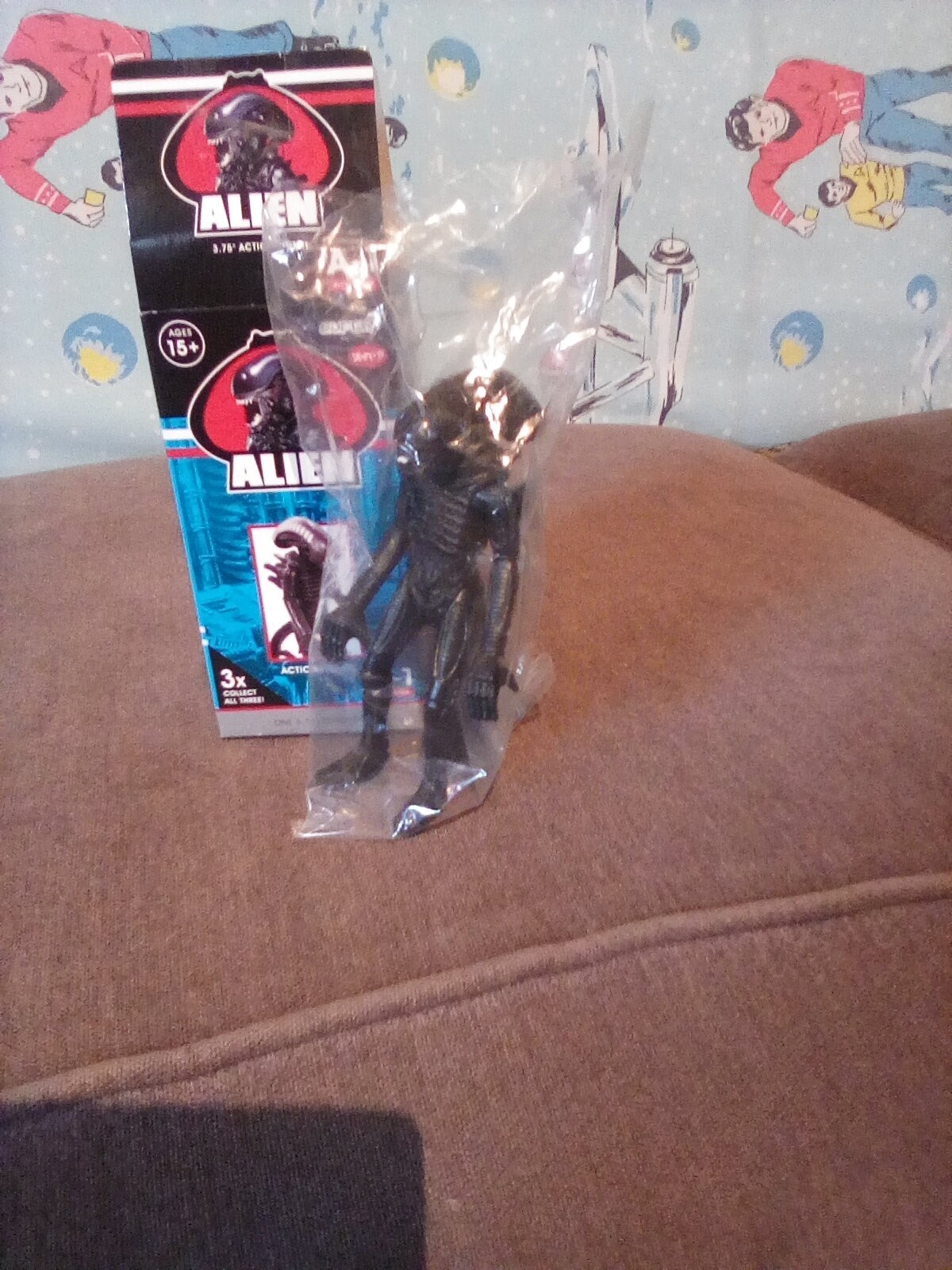 Super7 ReAction Alien WAVE 1 Blind Box GLOSS BLACK w/original Box